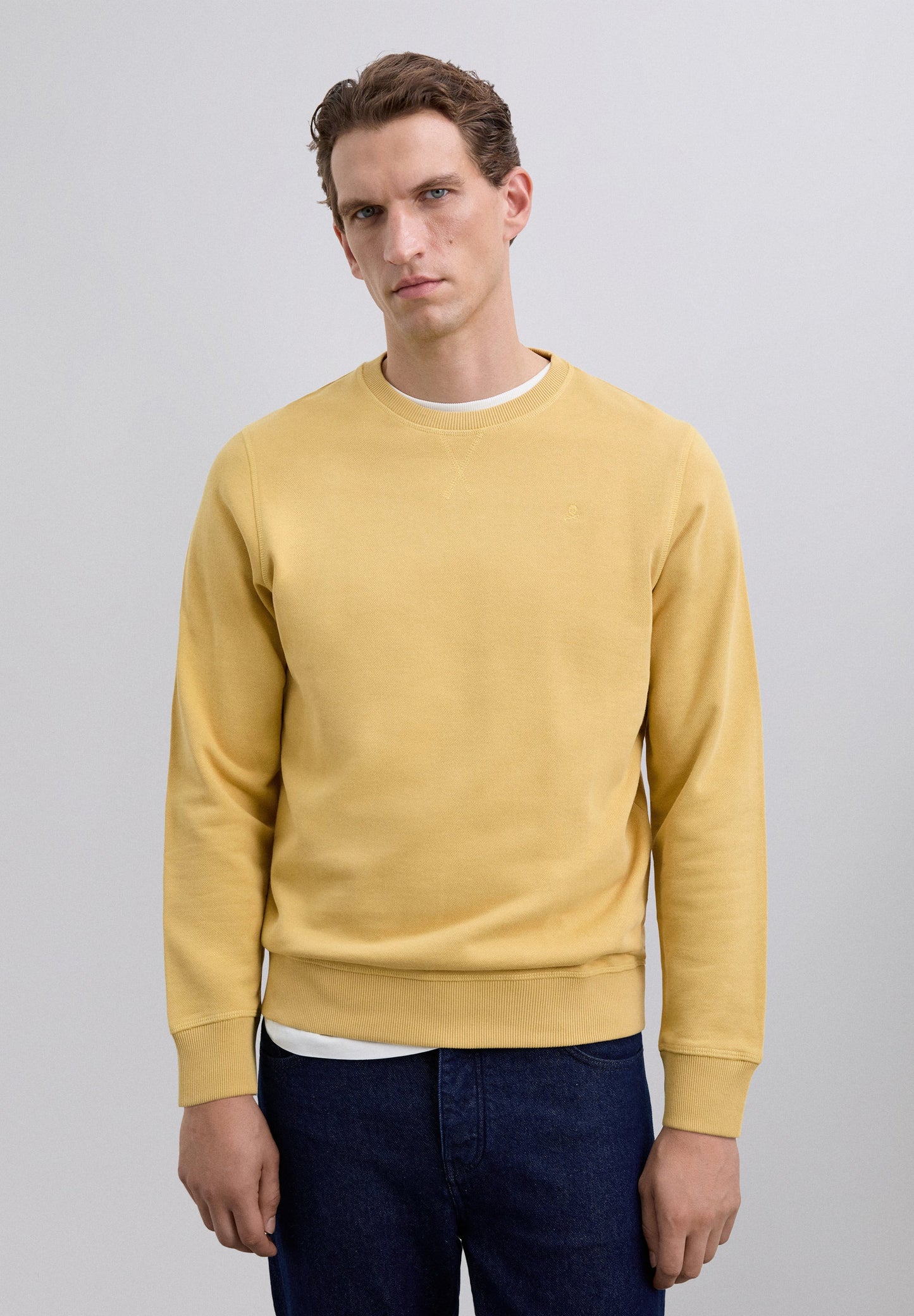 SWEATSHIRT COM SKULL BORDADA