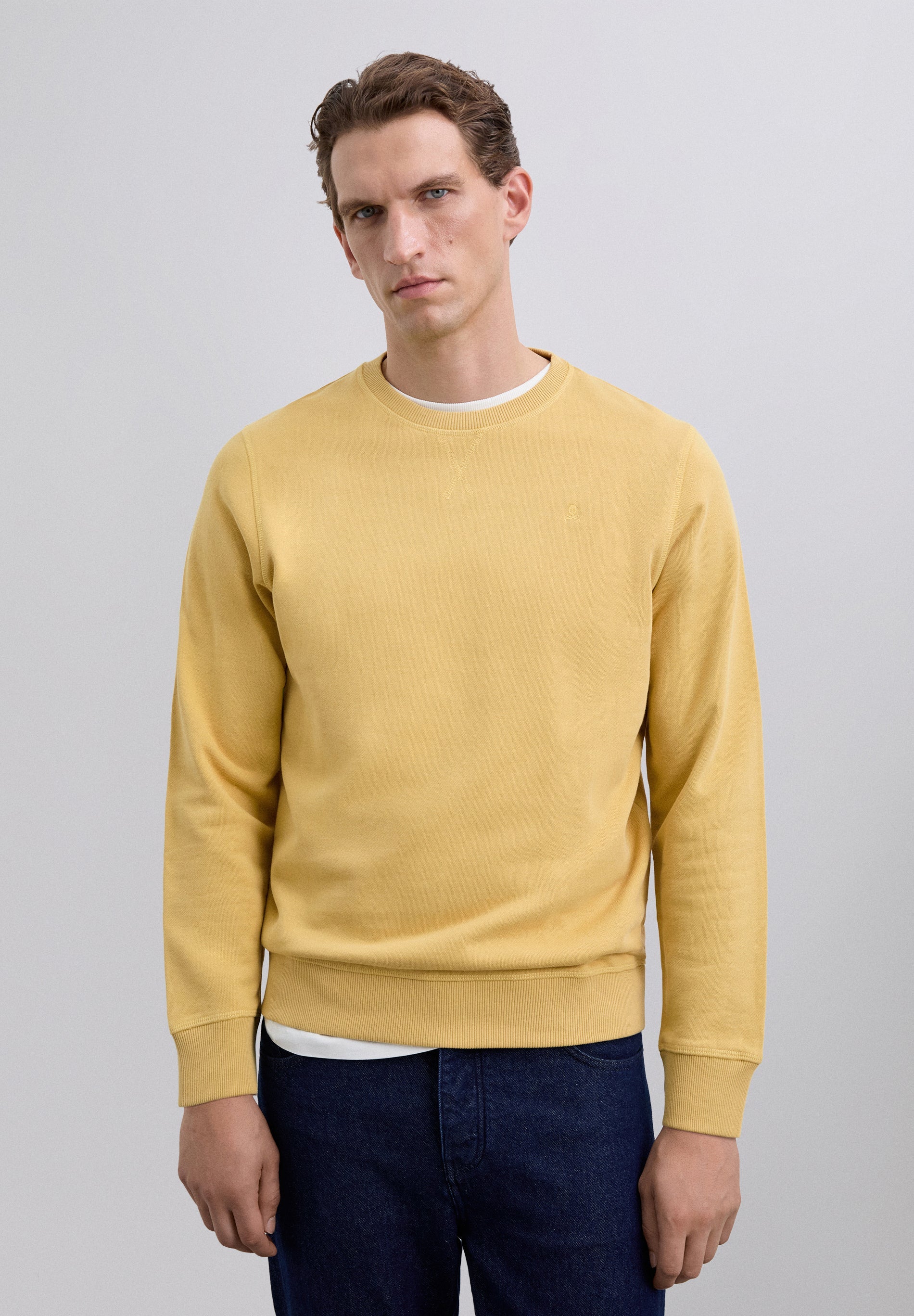 SWEATSHIRT COM SKULL BORDADA