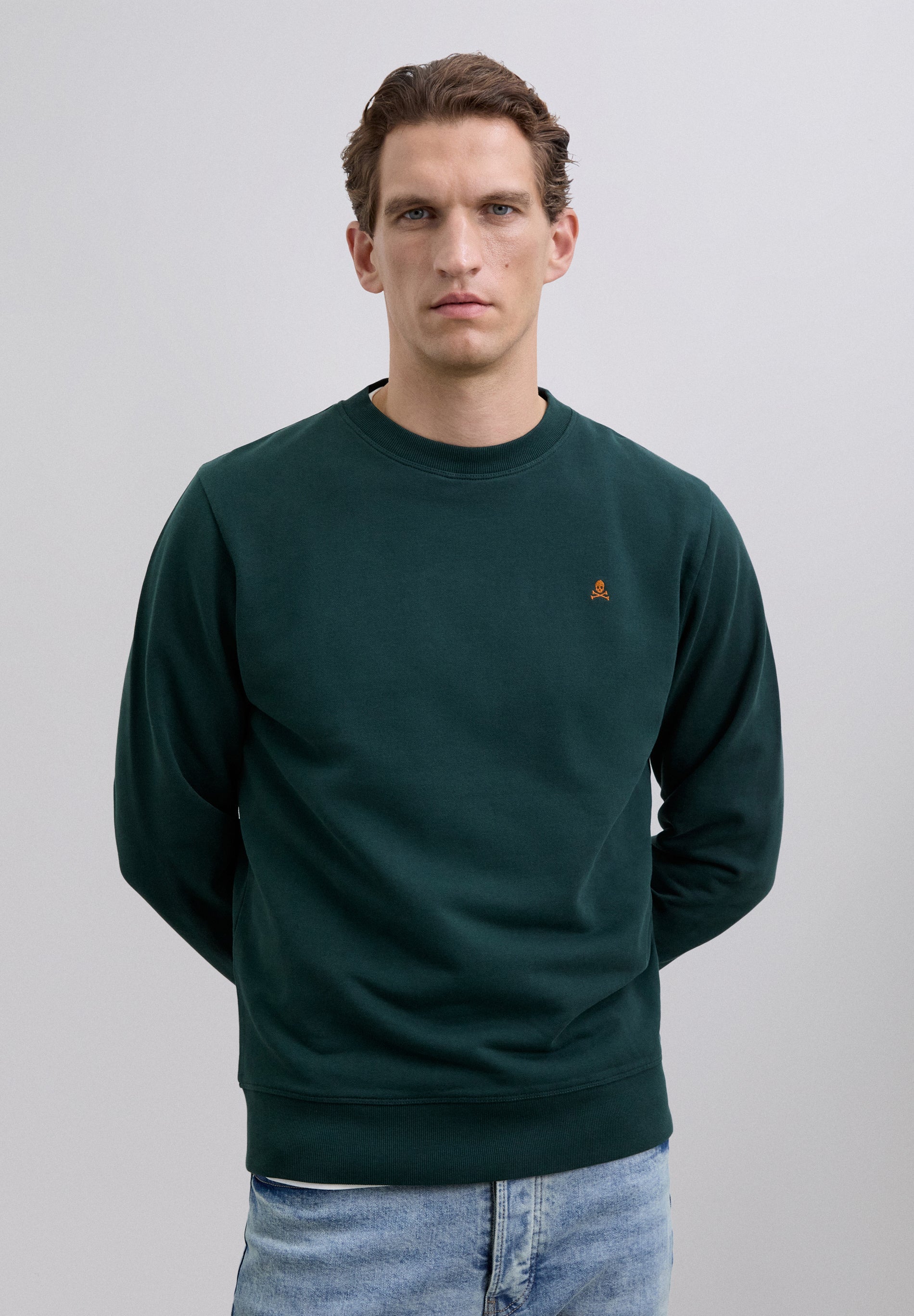 SWEATSHIRT COM SKULL BORDADA