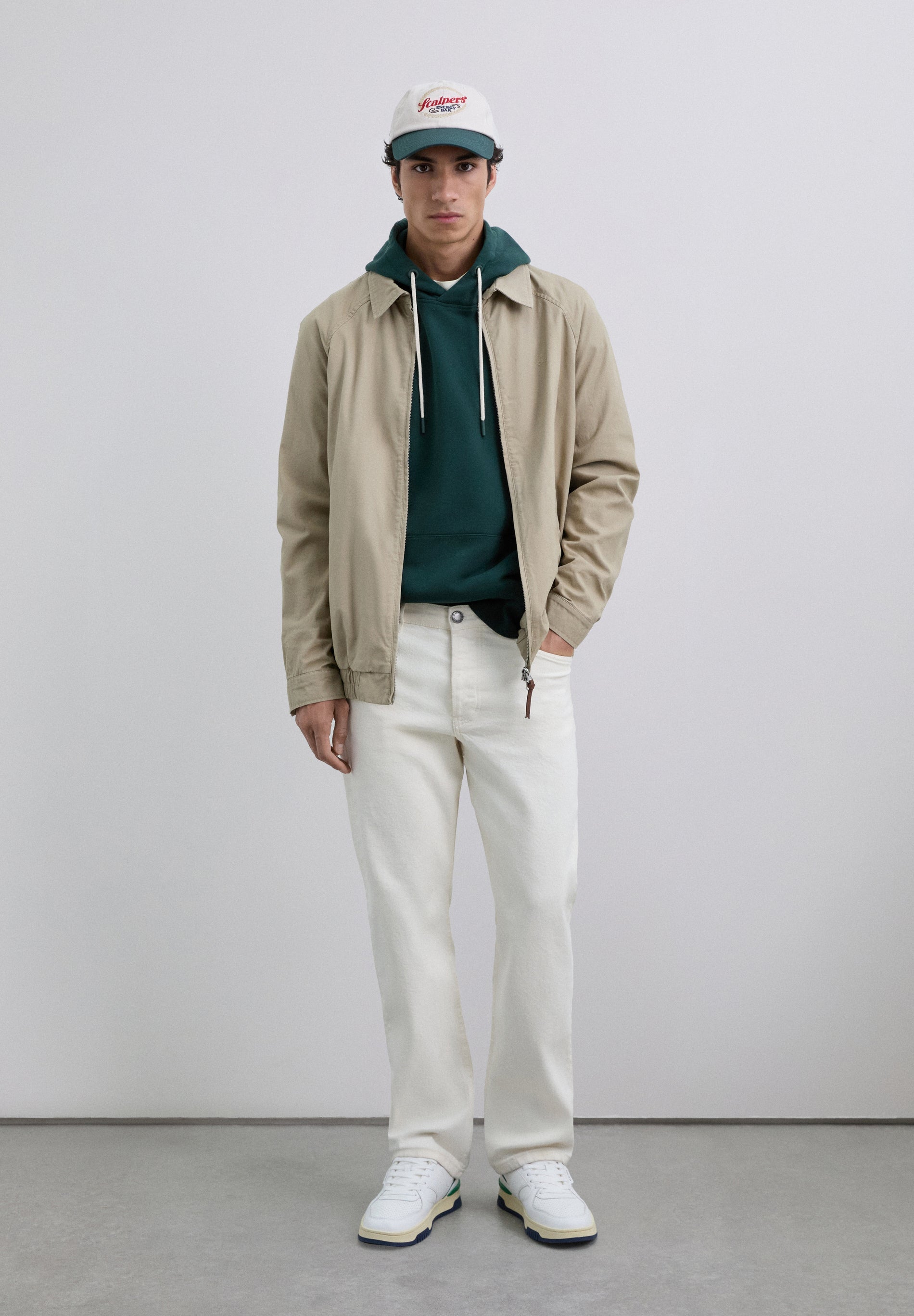 SWEATSHIRT COM CAPUZ AJUSTÁVEL