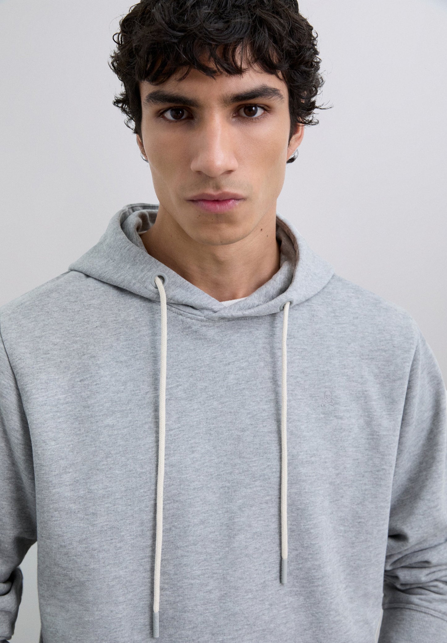SWEATSHIRT COM CAPUZ AJUSTÁVEL