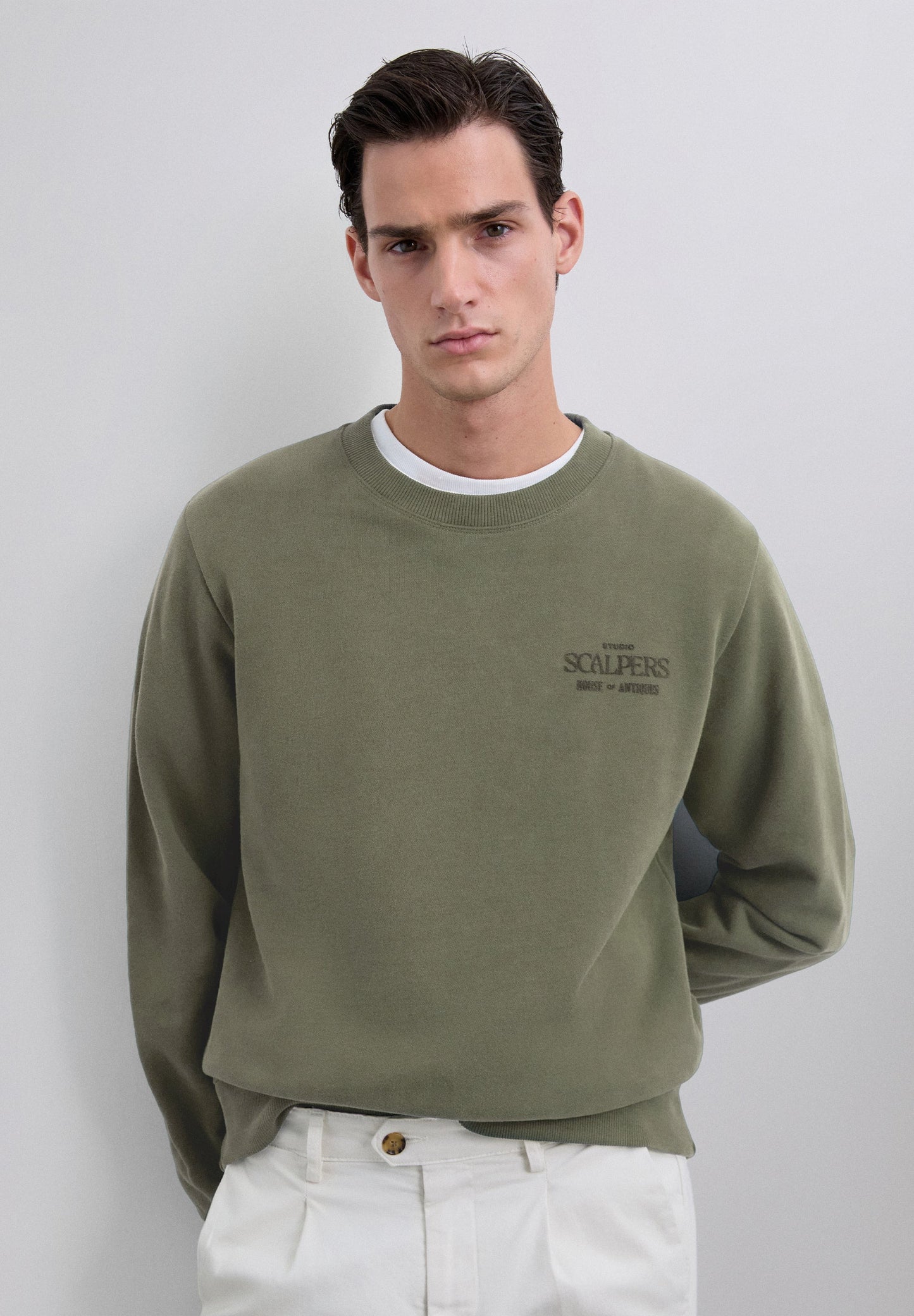 SWEATSHIRT COM PADRÃO DE LOGÓTIPO