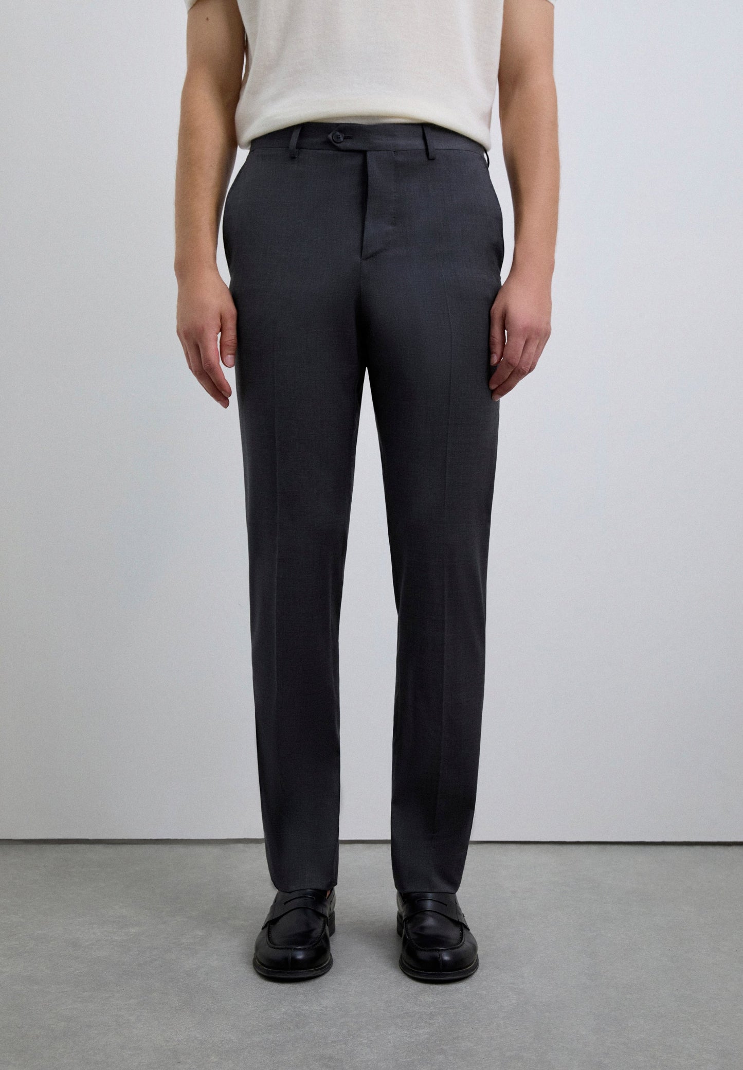 CALÇAS FORMAIS COM PINÇAS