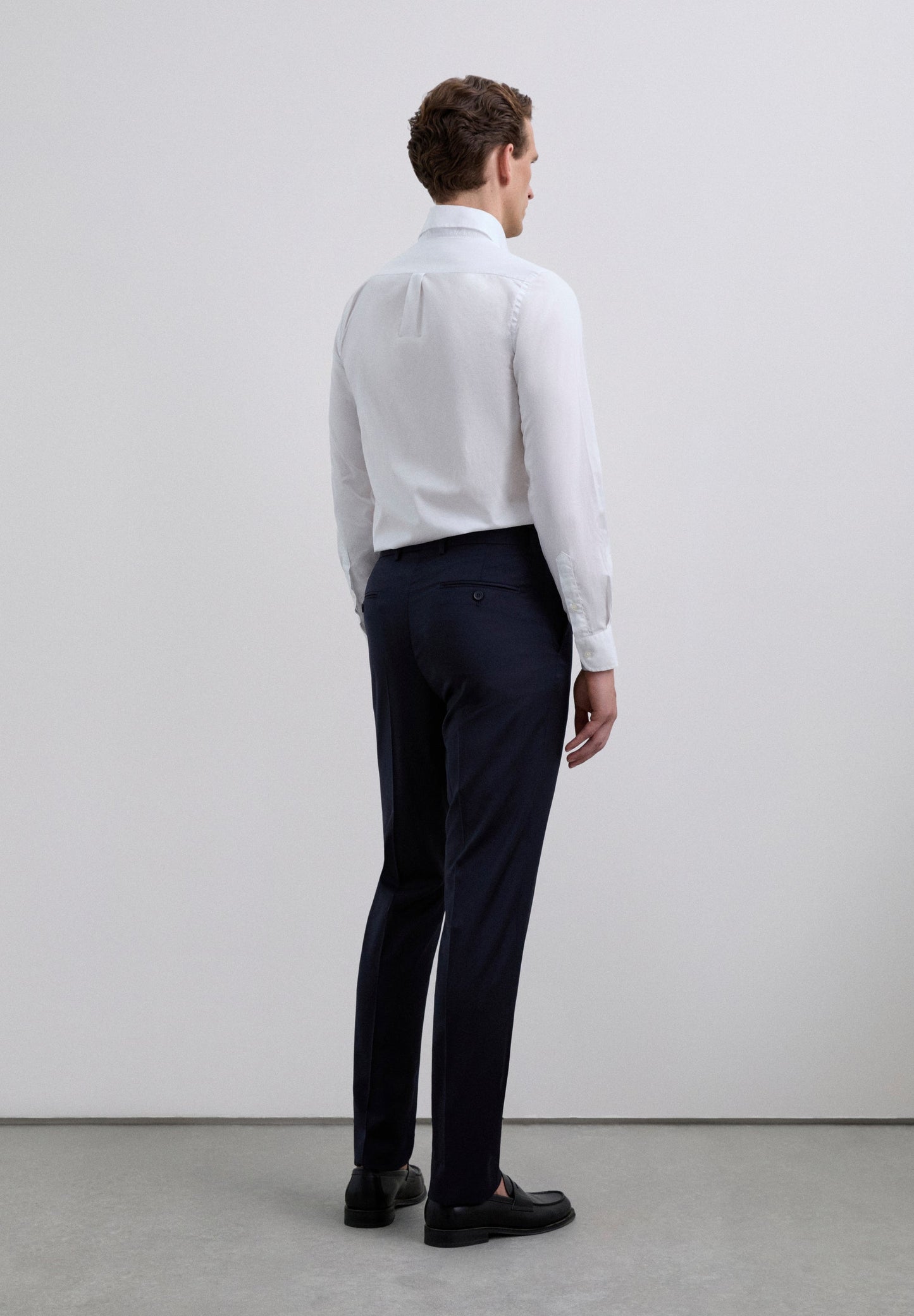 CALÇAS FORMAIS COM PINÇAS