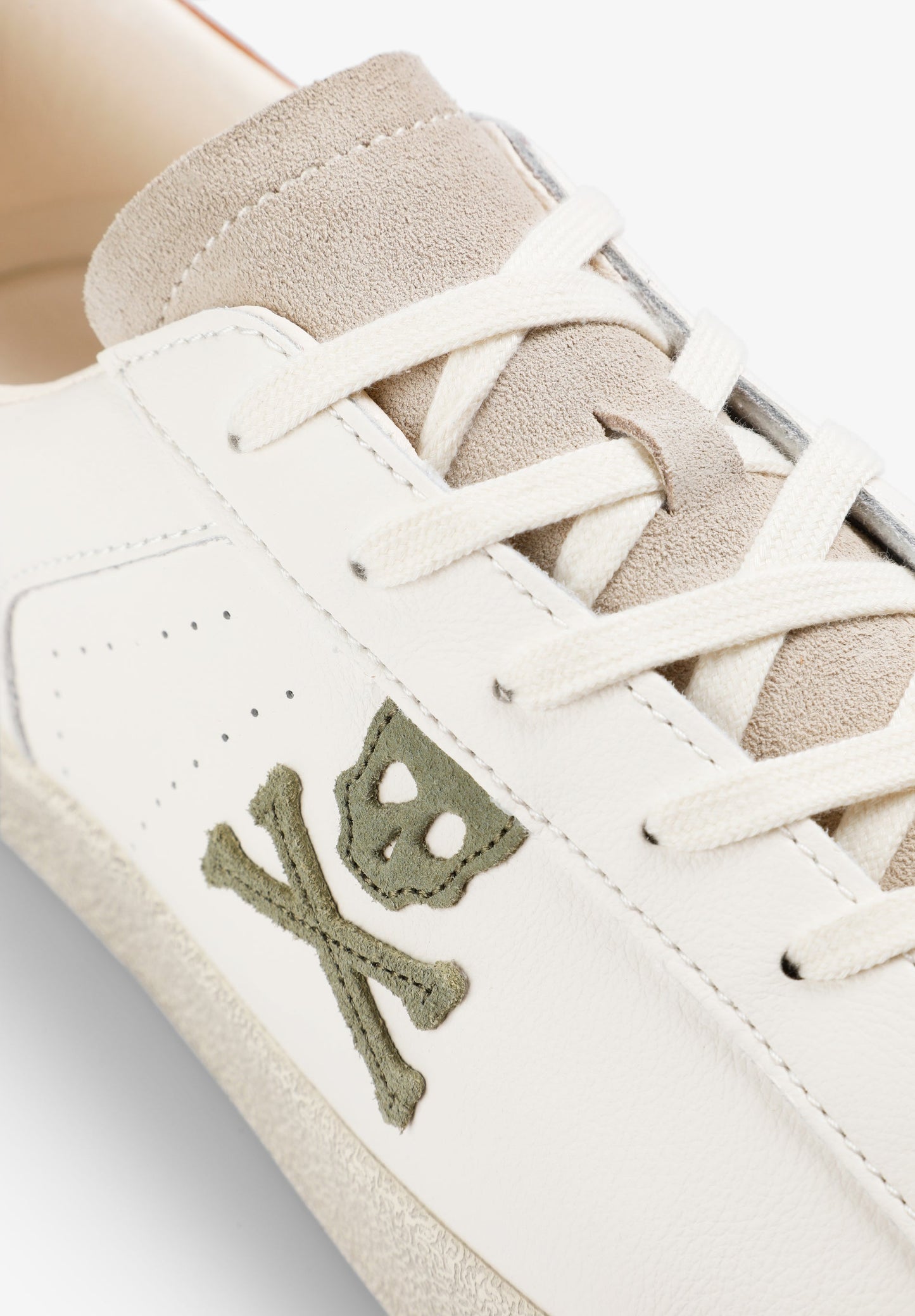 SAPATILHAS SKULL EM PELE