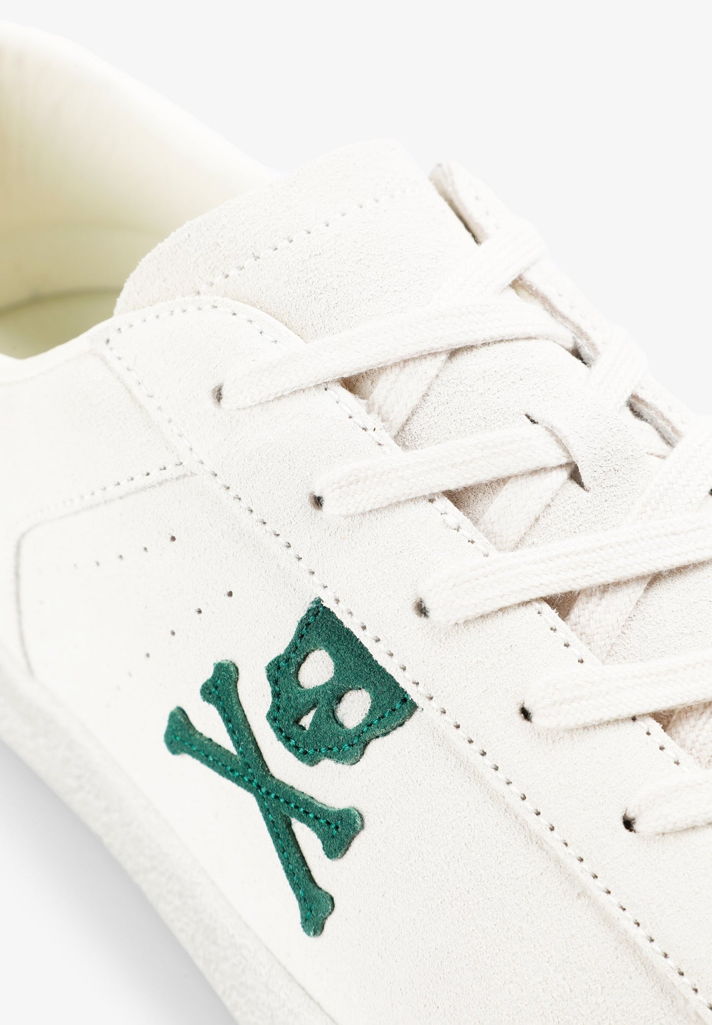 SAPATILHAS COM SKULL CAMURÇA