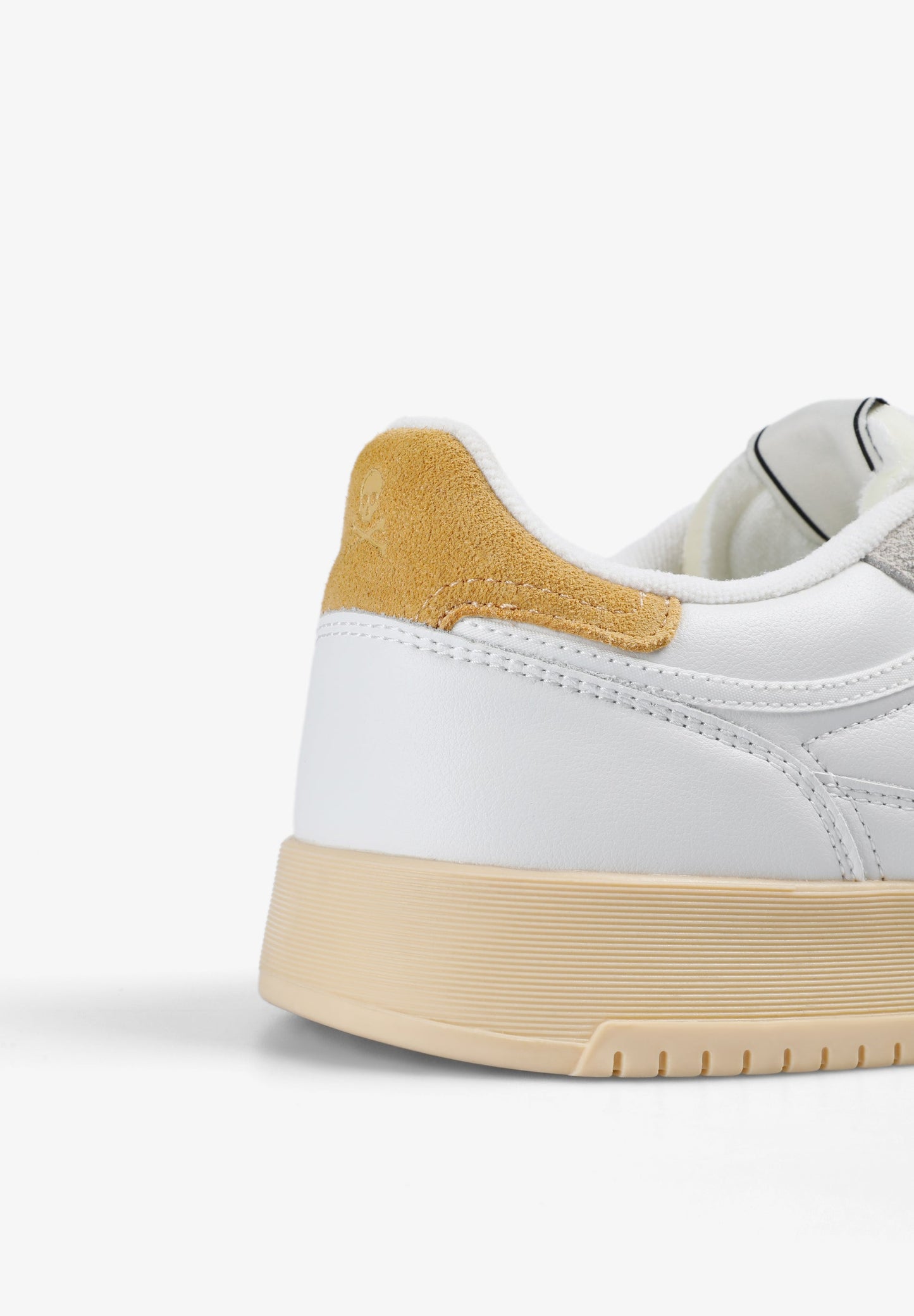 SAPATILHAS SKULL EM PELE