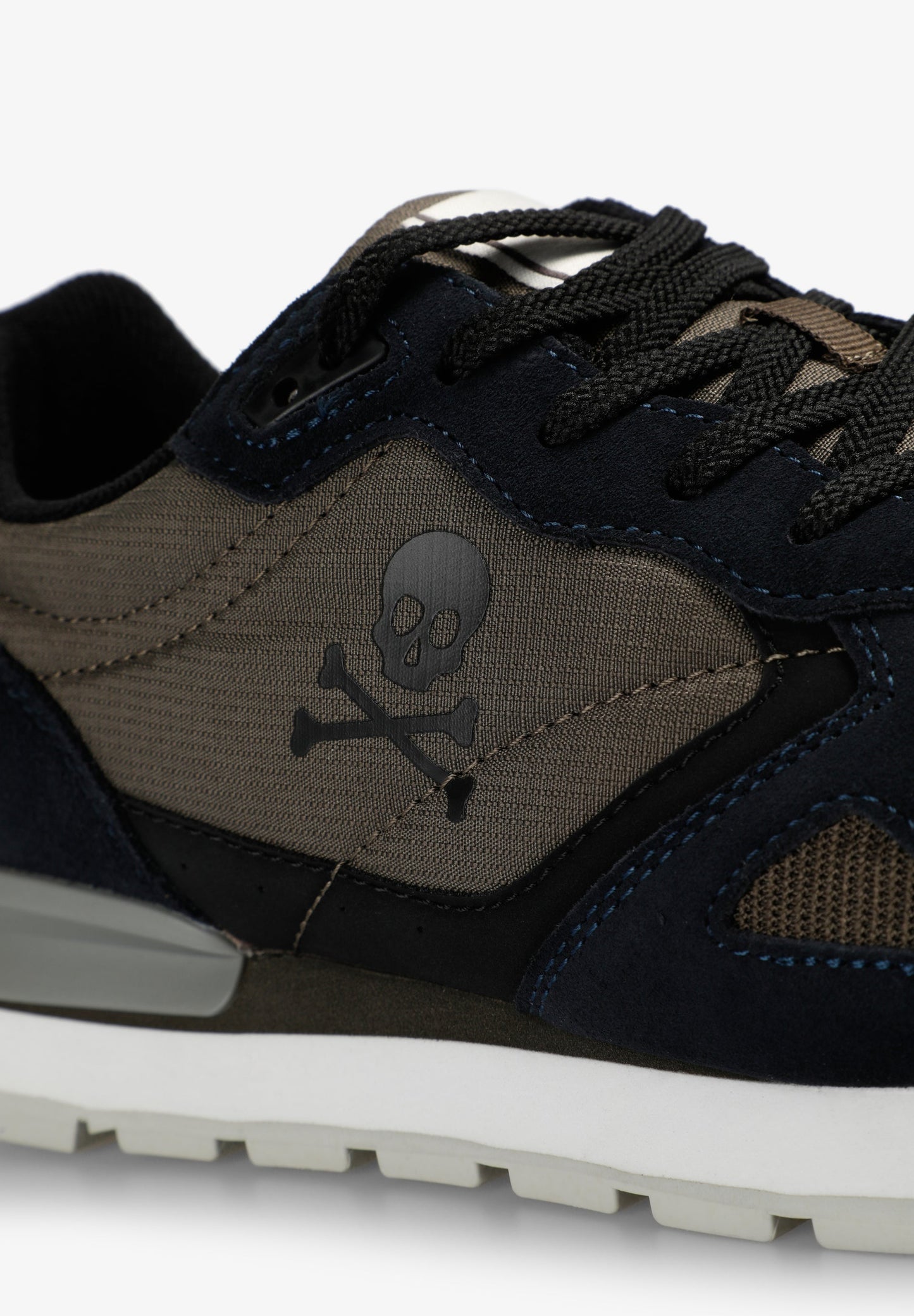 SNEAKERS PIEL CALAVERA - Scalpers
