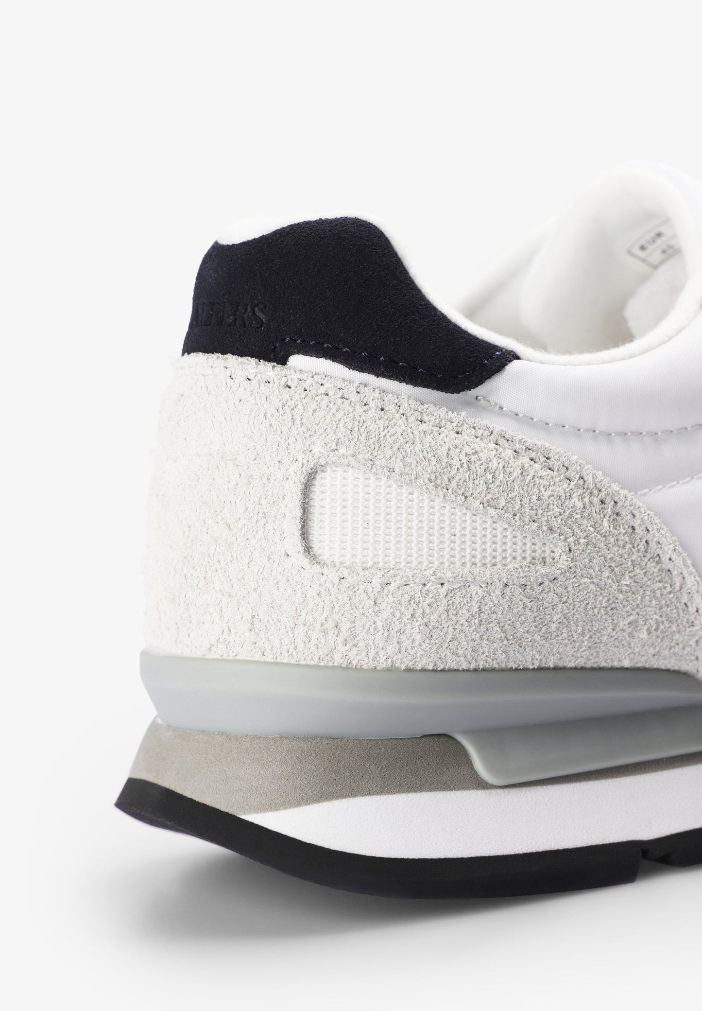 SAPATILHAS EM PELE COM SKULL