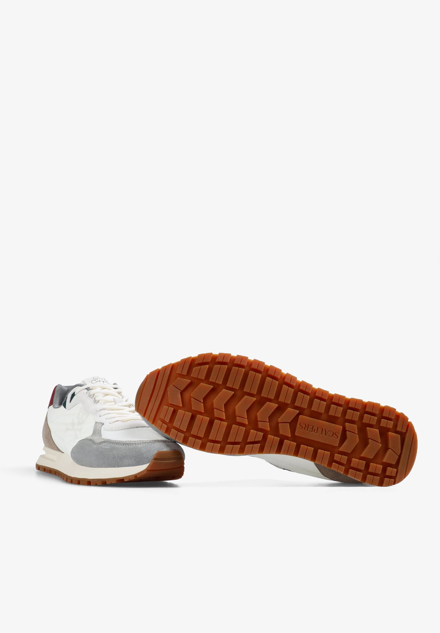 SAPATILHAS COM SKULL LATERAL