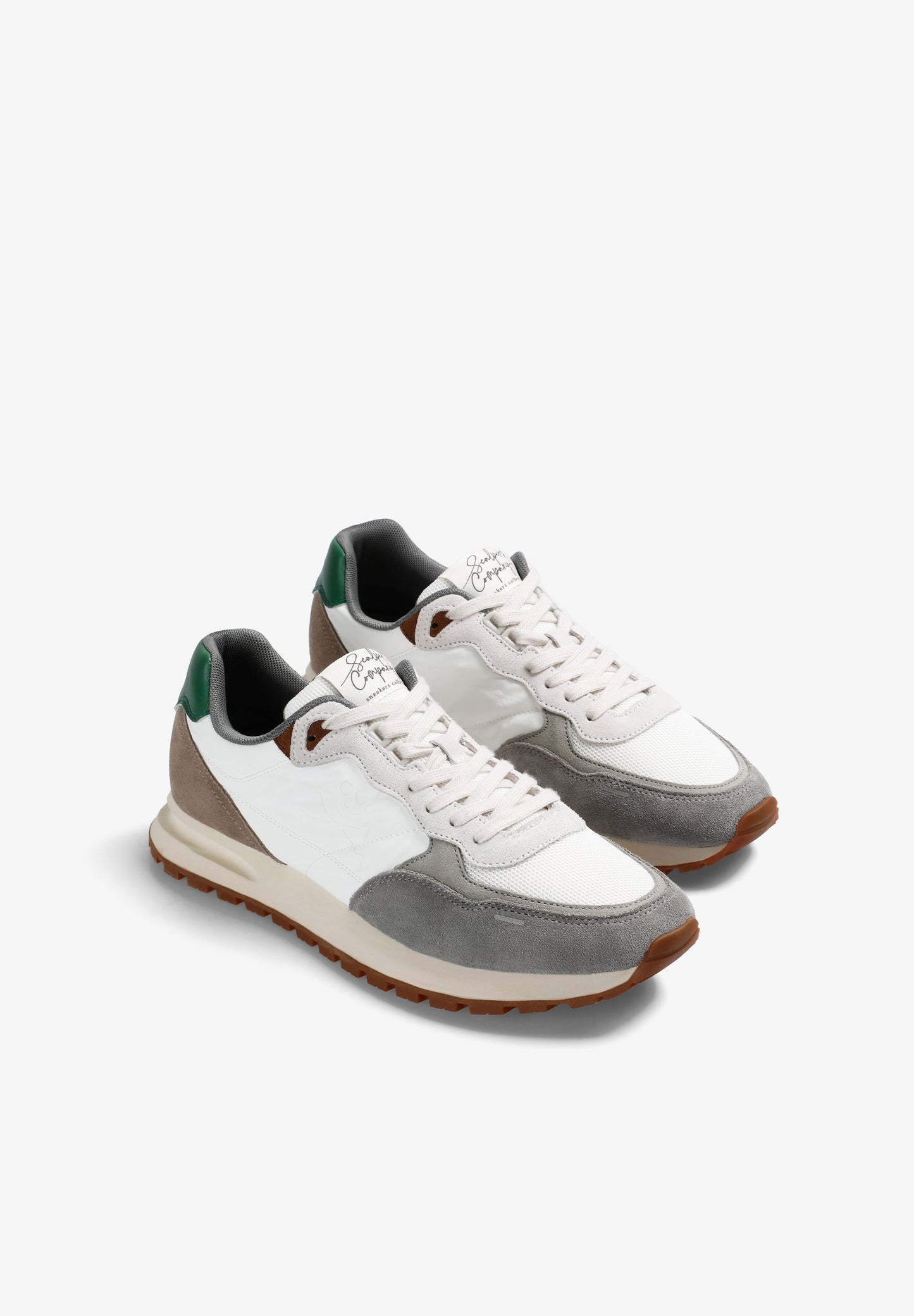 SAPATILHAS COM SKULL LATERAL