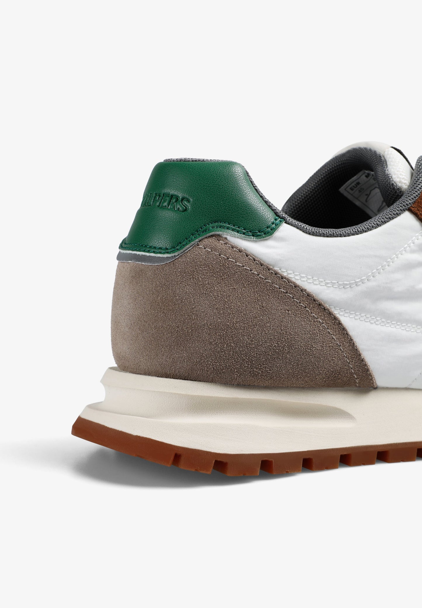 SAPATILHAS COM SKULL LATERAL