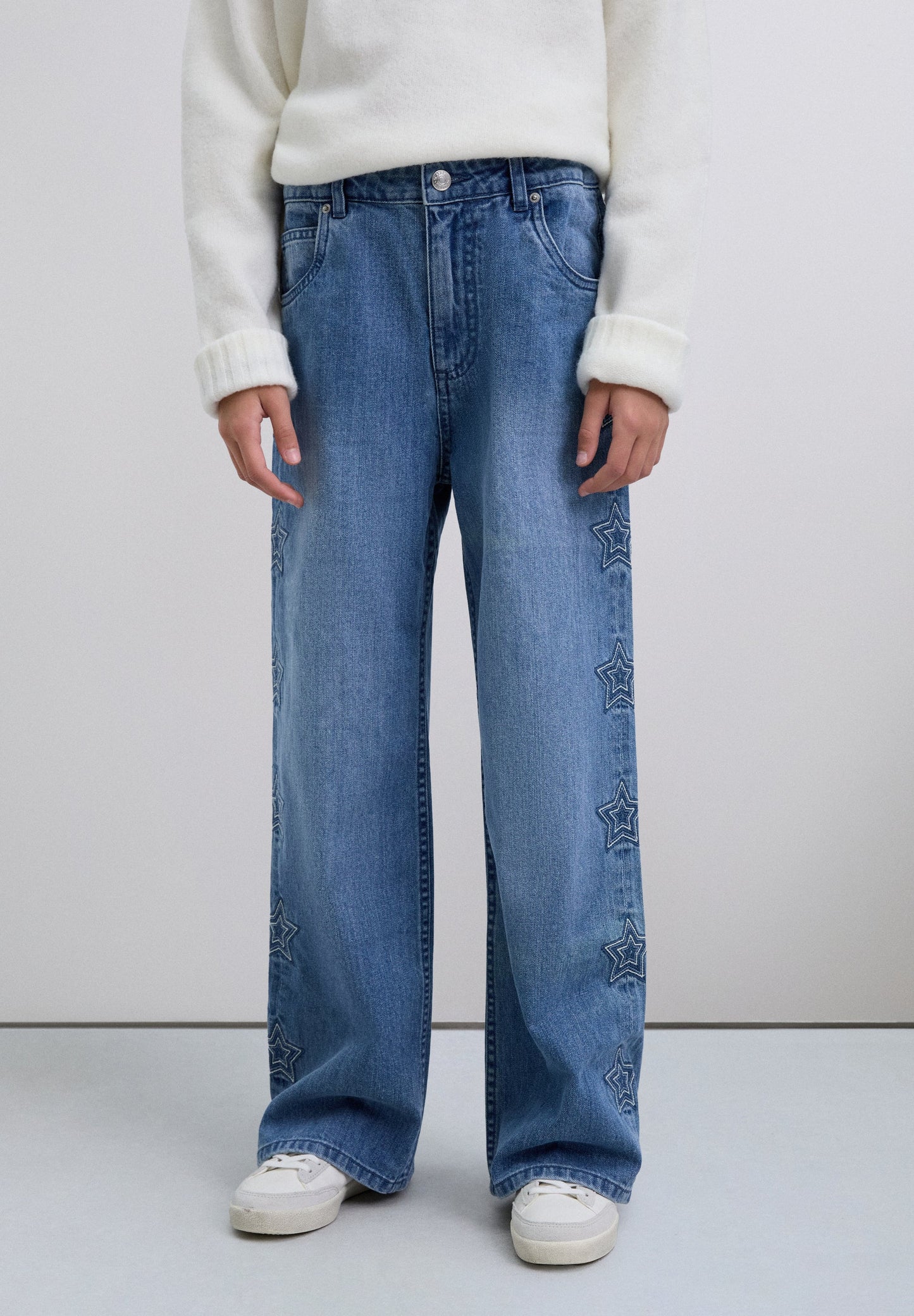 CALÇAS WIDE LEG COM ESTRELAS BORDADAS