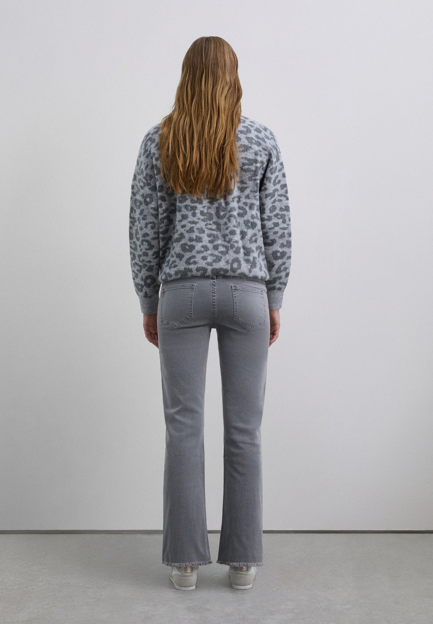 CALÇAS BOCA DE SINO COM FRANJAS