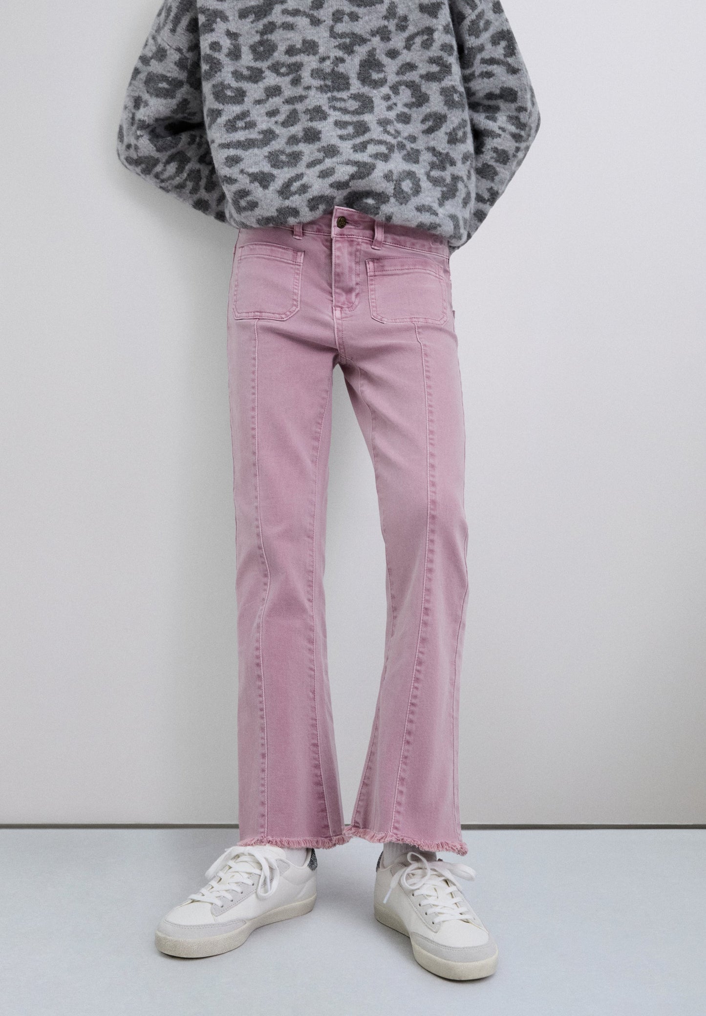 CALÇAS BOCA DE SINO COM FRANJAS