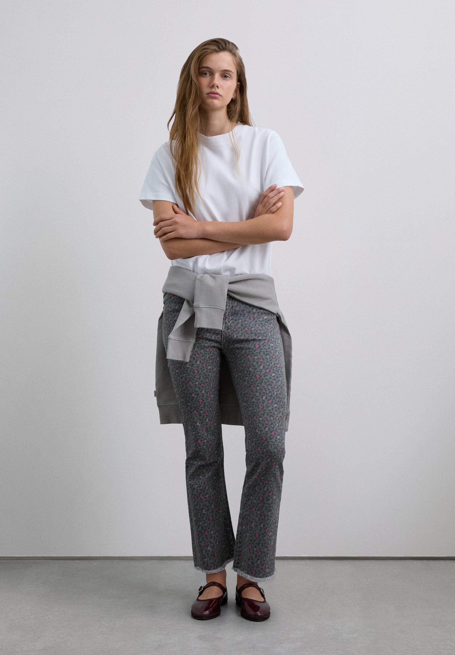 CALÇAS BOCA DE SINO ESTAMPADAS