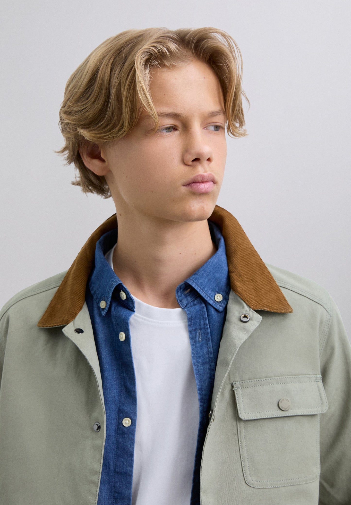 CARDIGAN COM GOLA CAMISEIRO