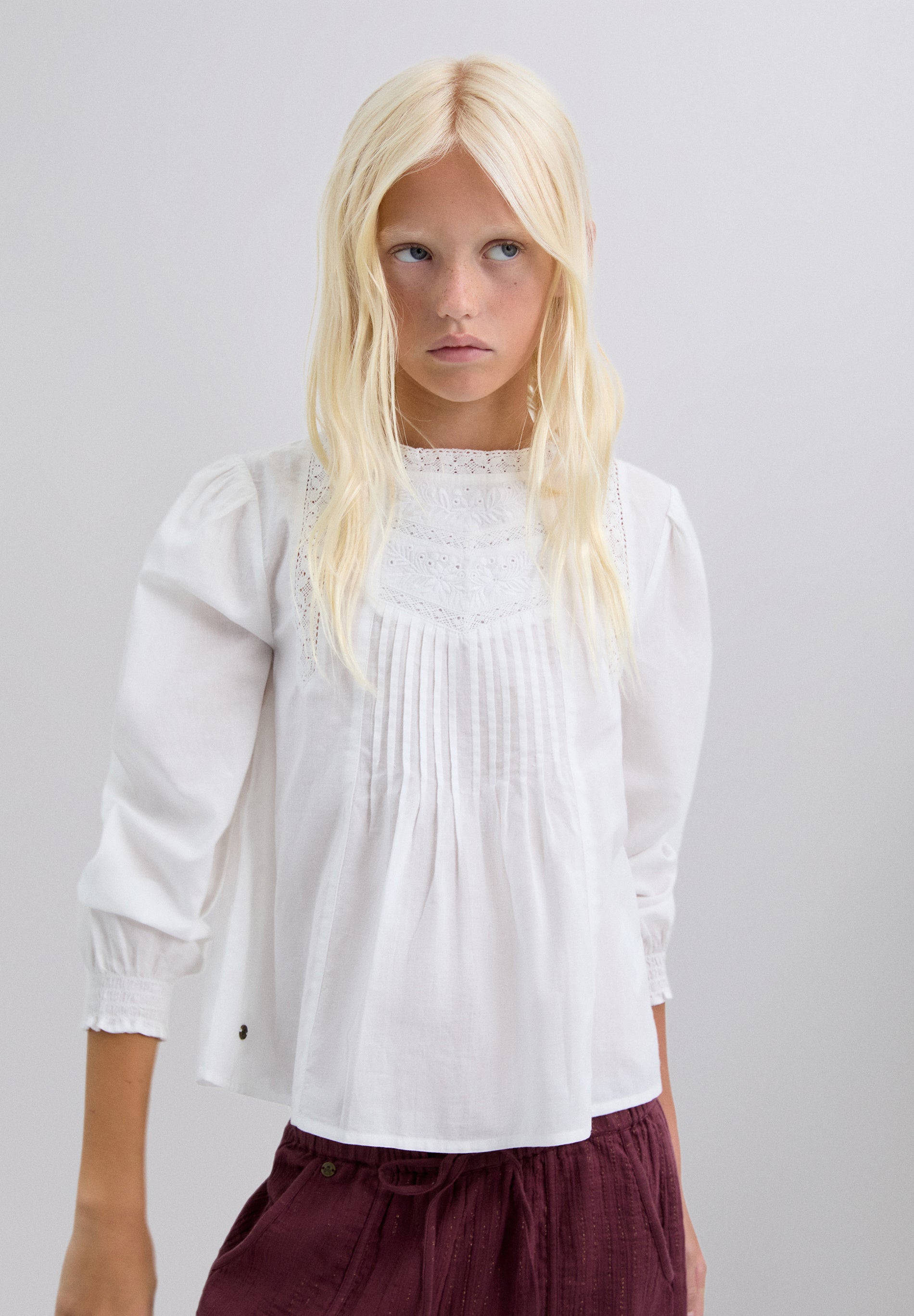 BLUSA MOTIVOS RENDA