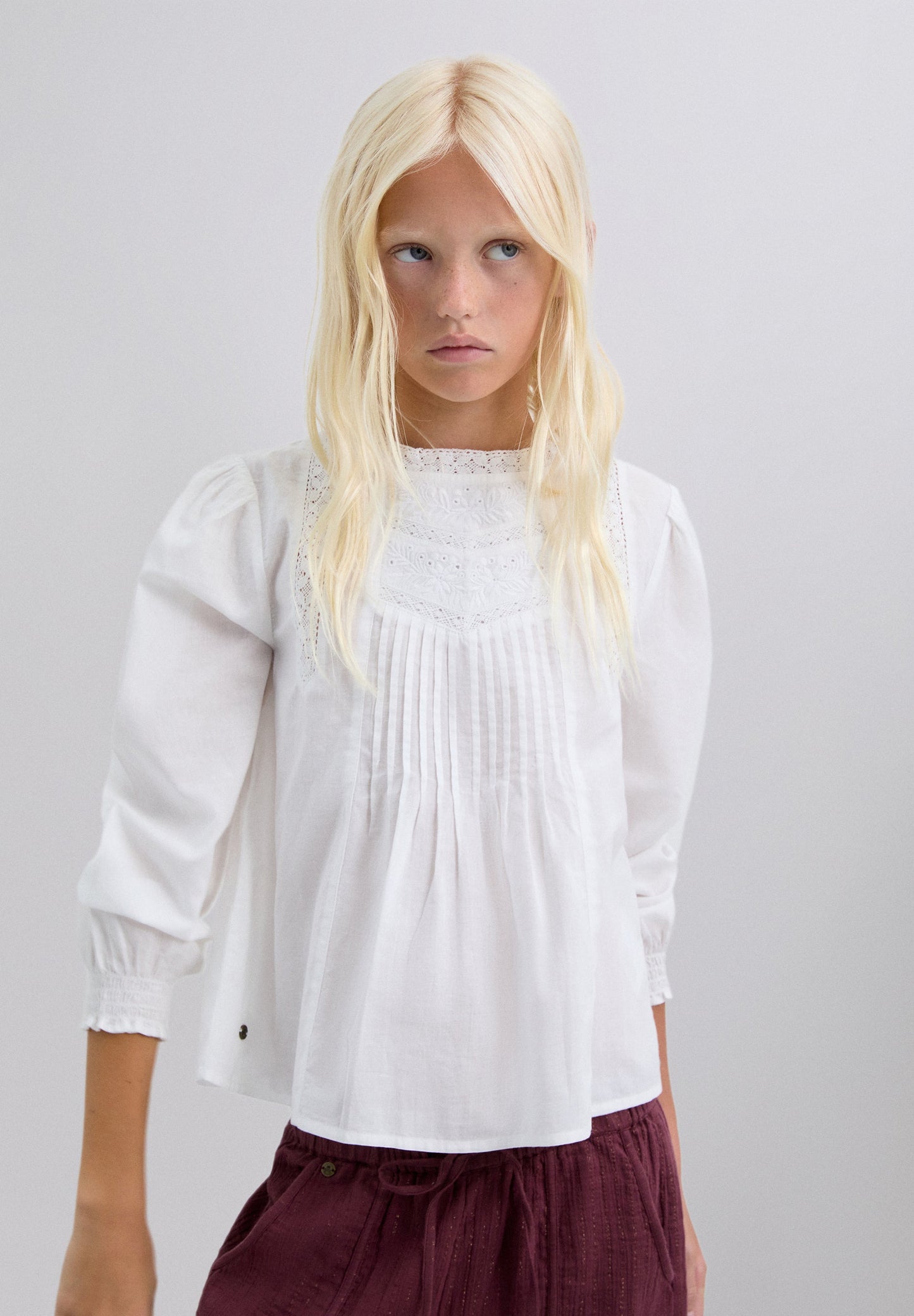 BLUSA MOTIVOS RENDA