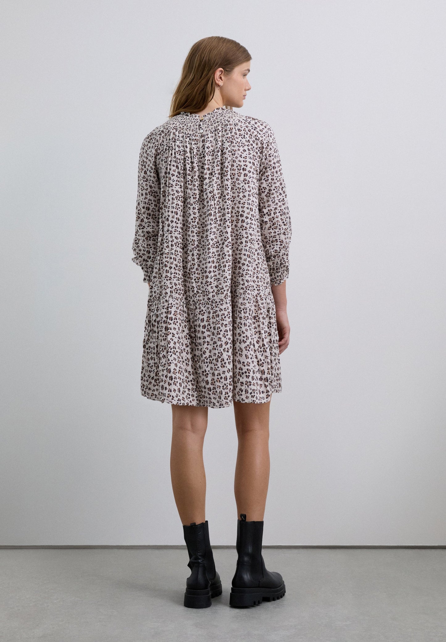 VESTIDO PADRÃO ESTAMPADO ANIMAL