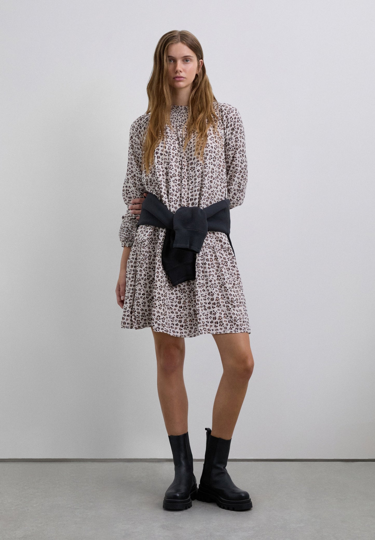 VESTIDO PADRÃO ESTAMPADO ANIMAL