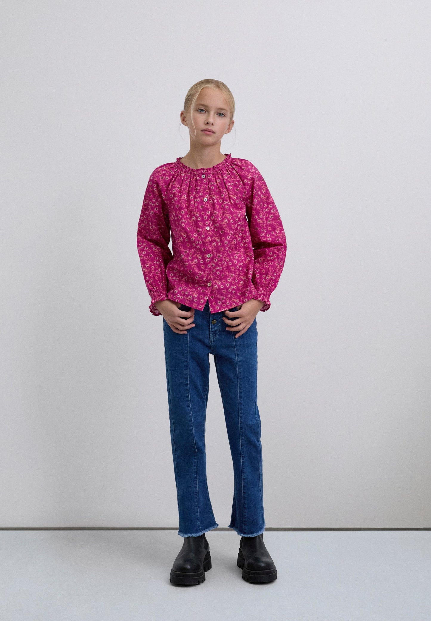 BLUSA COM PADRÃO FLORAL