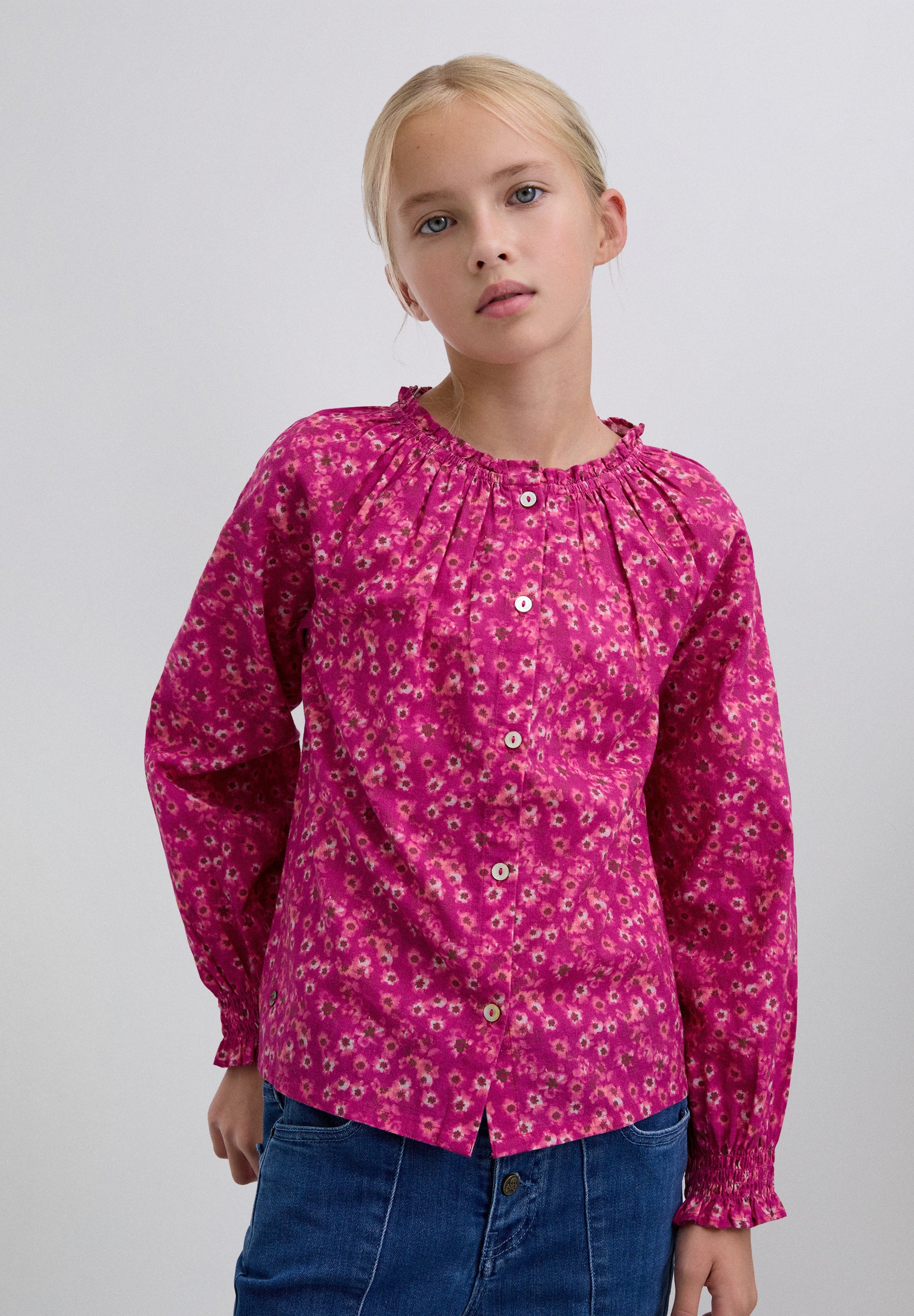 BLUSA COM PADRÃO FLORAL