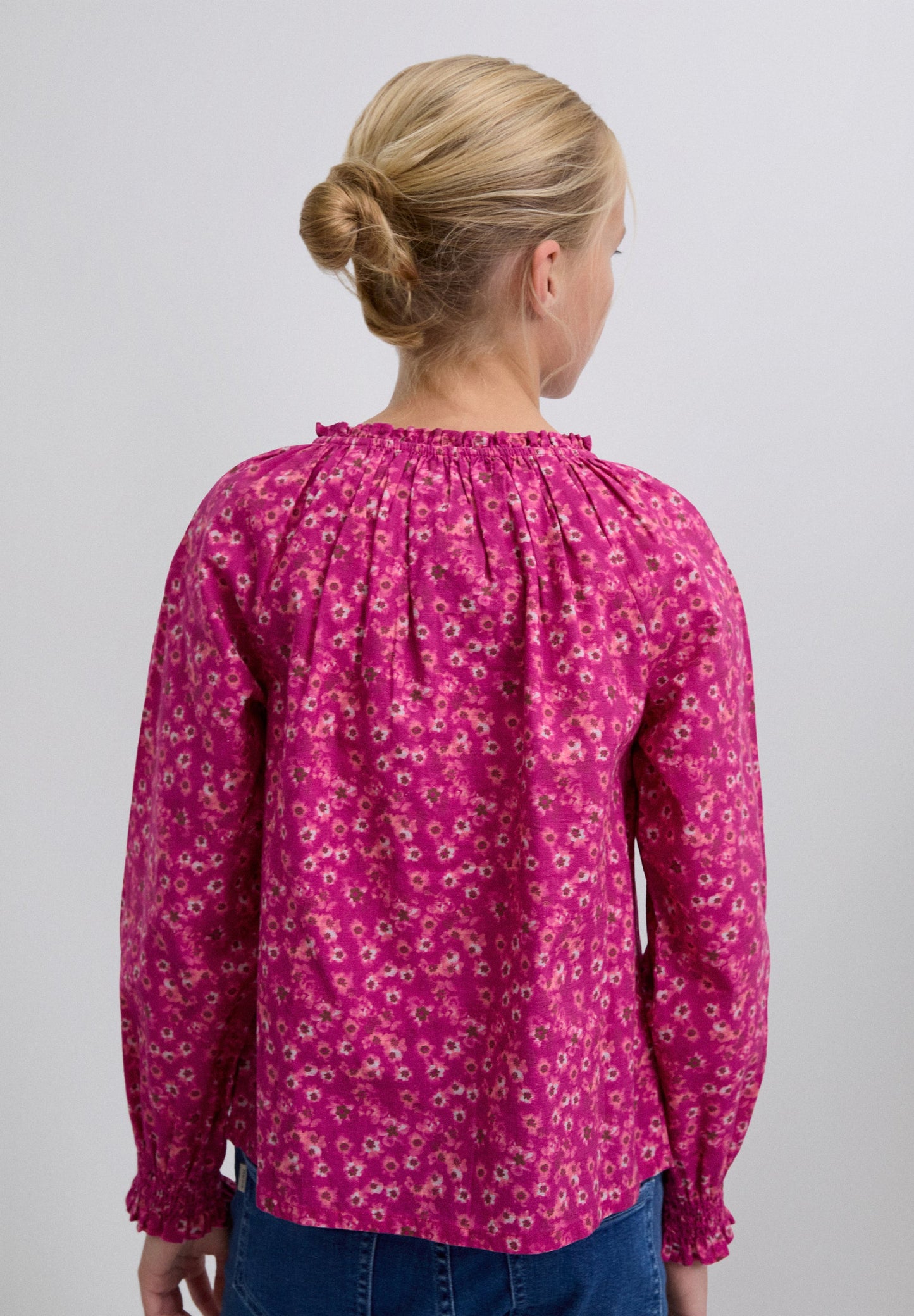 BLUSA COM PADRÃO FLORAL