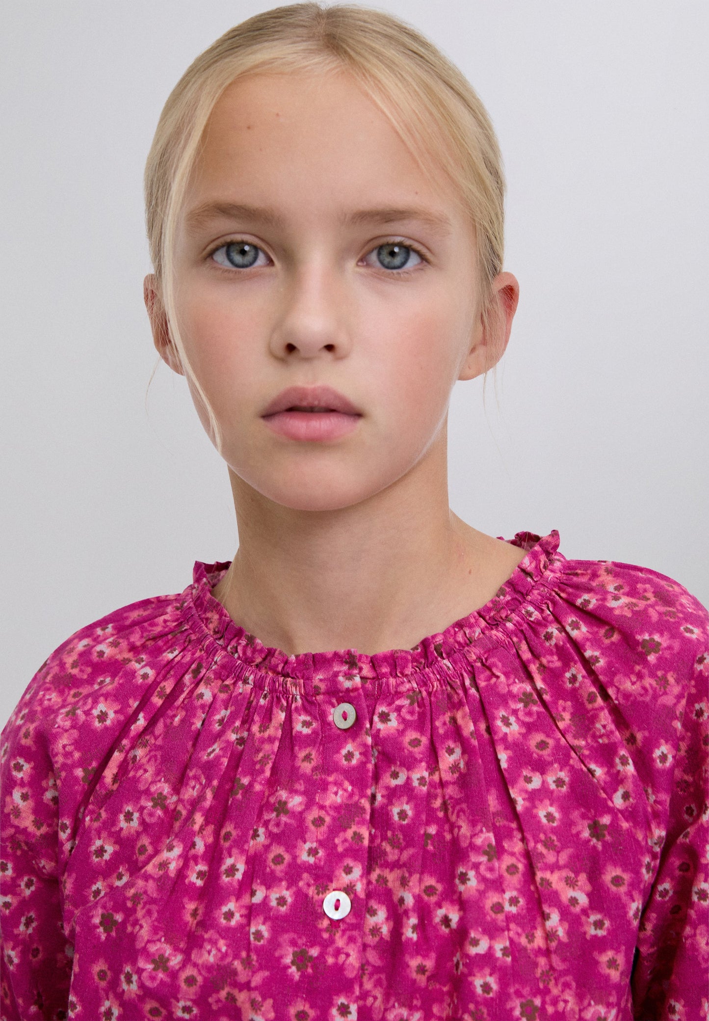 BLUSA COM PADRÃO FLORAL