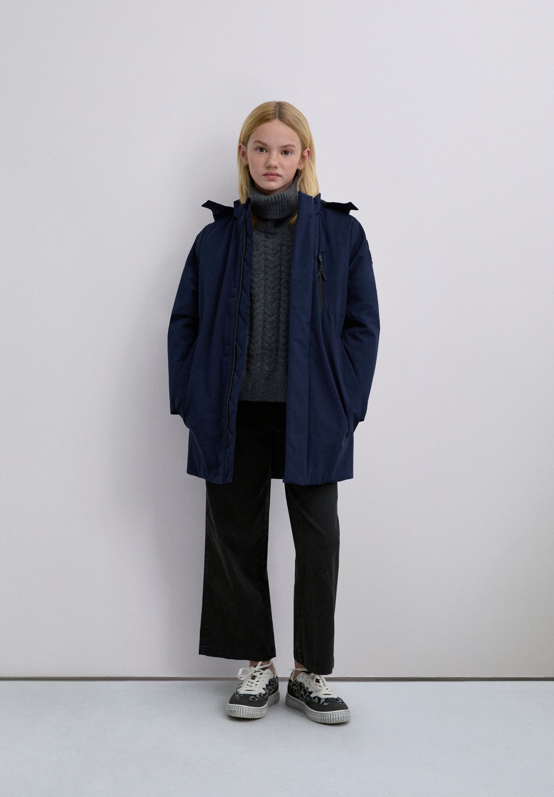 PARKA COMPRIDA COM REMENDO LATERAL