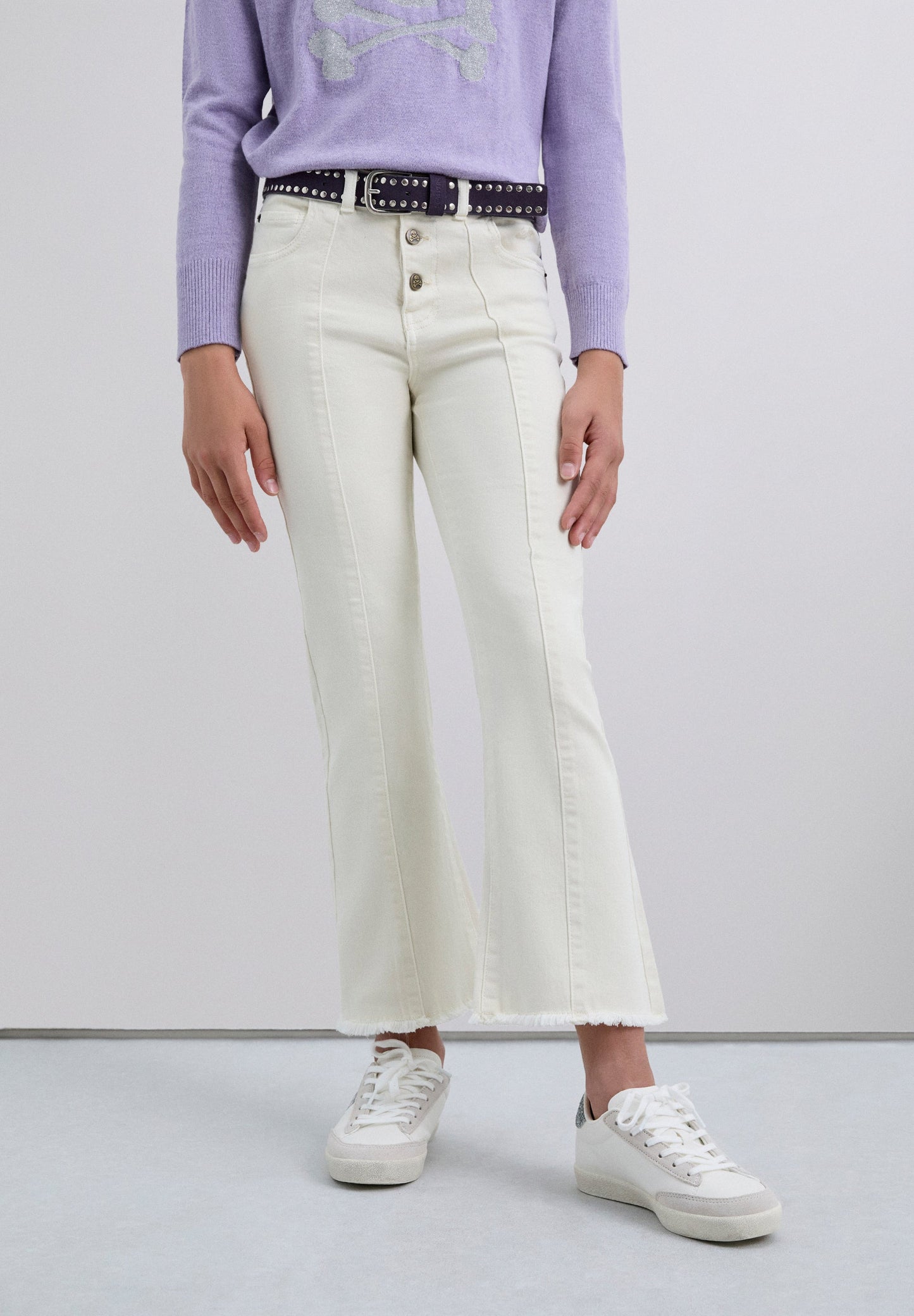 CALÇAS DENIM CORTE À BOCA DE SINO