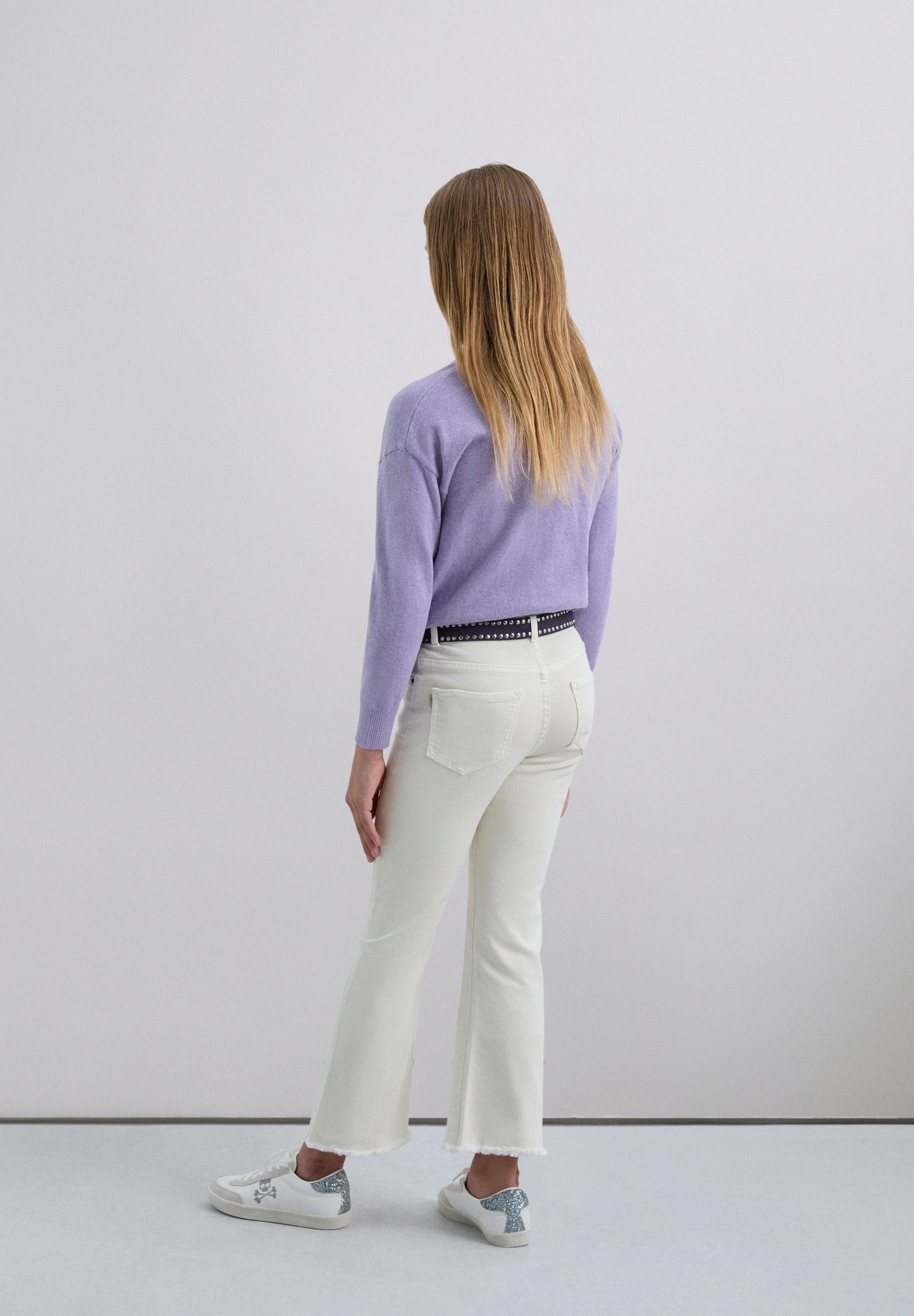 CALÇAS DENIM CORTE À BOCA DE SINO