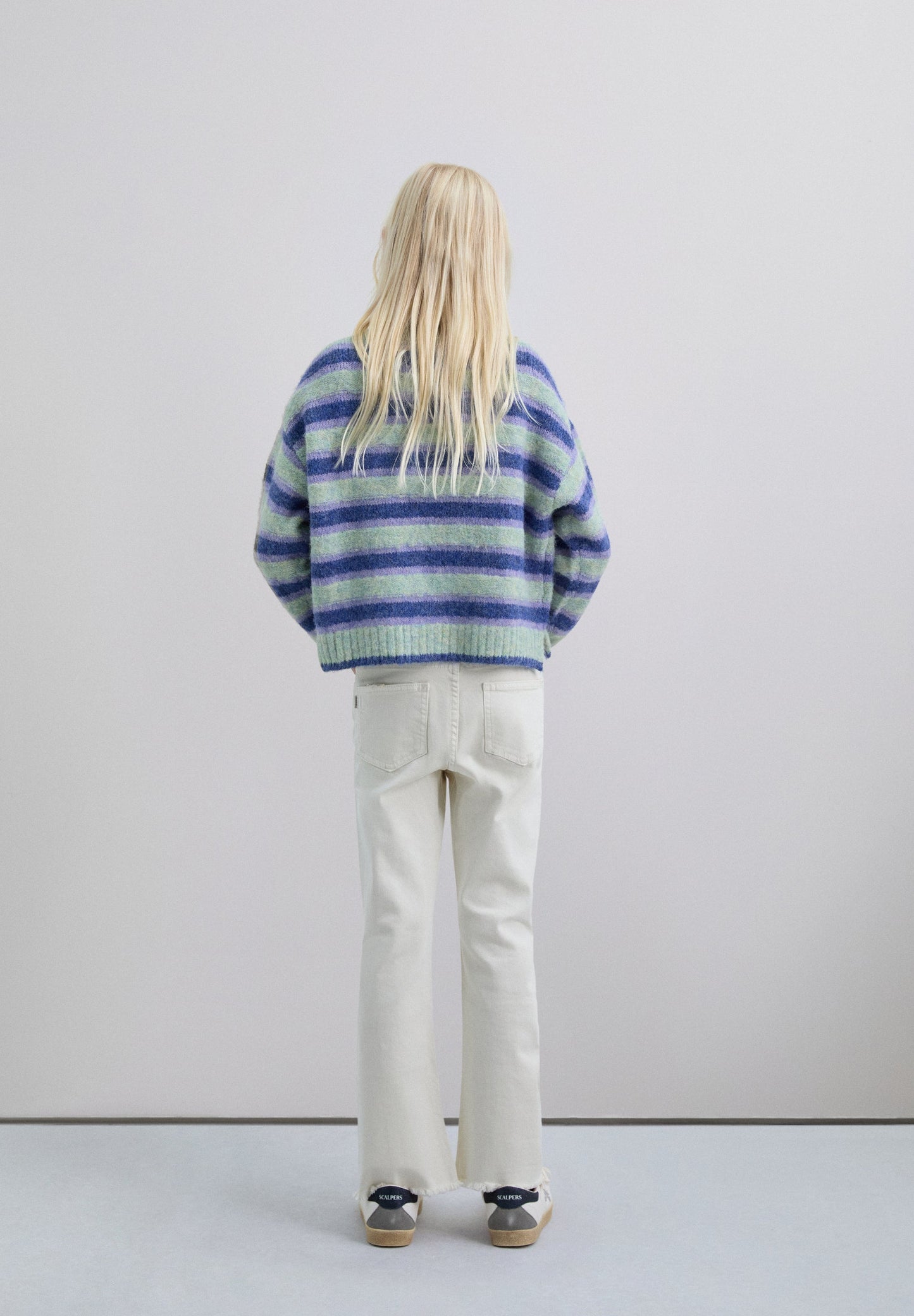 CALÇAS DENIM CORTE À BOCA DE SINO