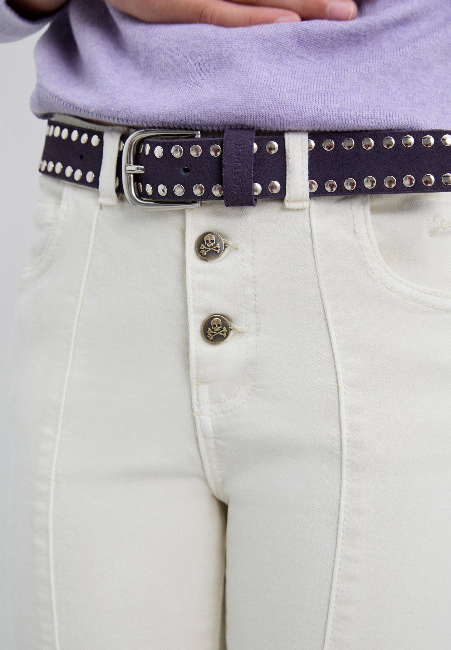 CALÇAS DENIM CORTE À BOCA DE SINO