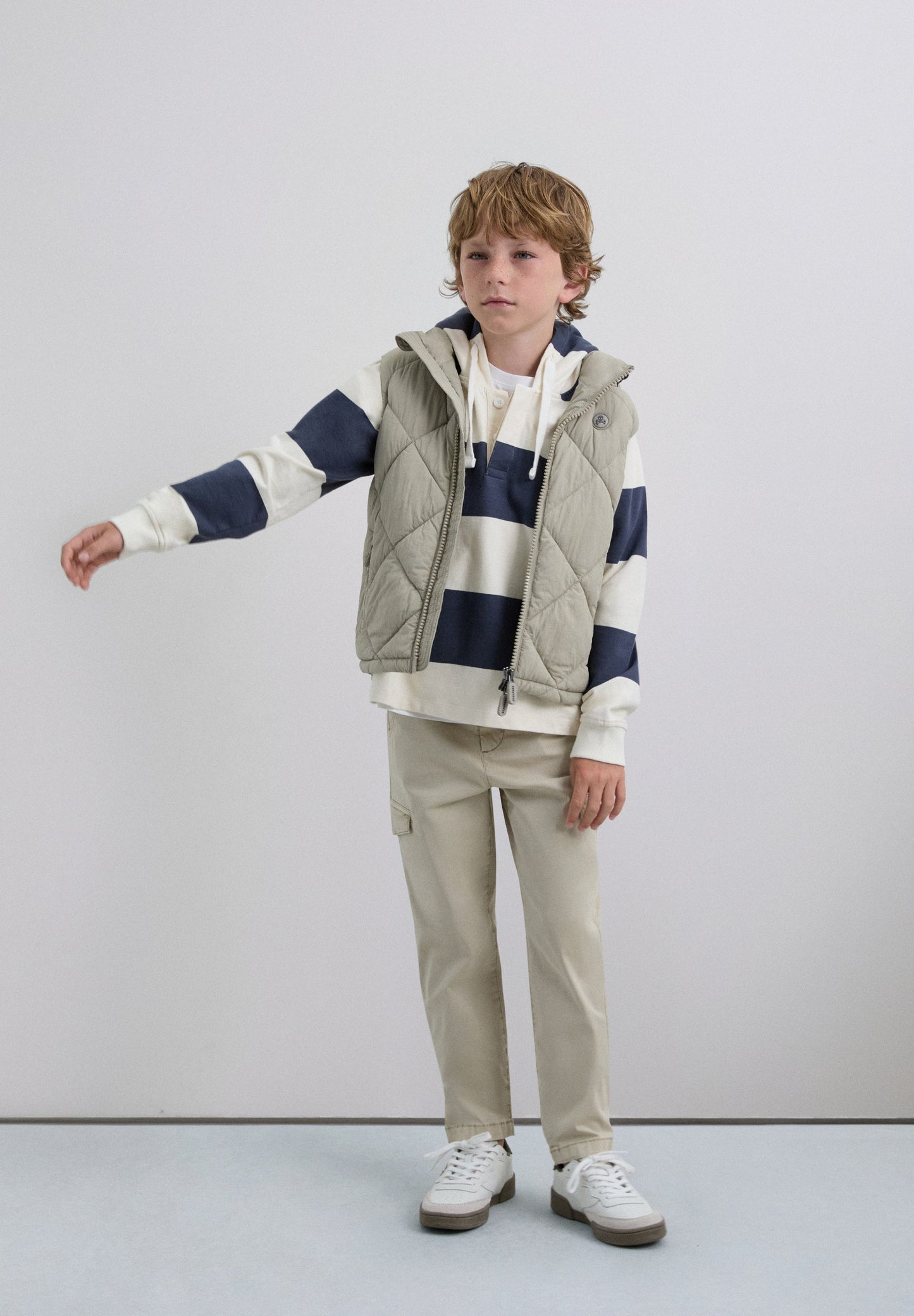 COLETE ACOLCHOADO COM CAPUZ SKULL