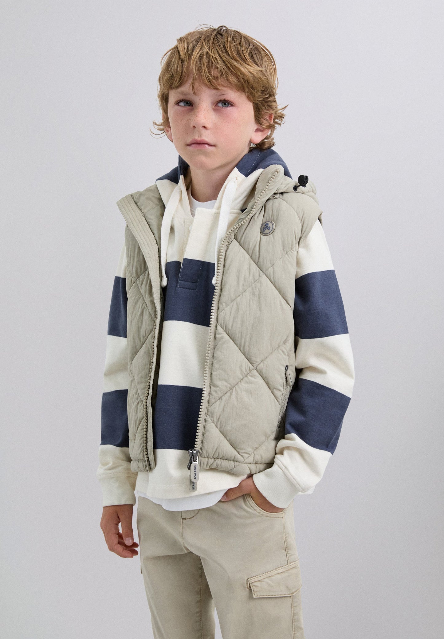 COLETE ACOLCHOADO COM CAPUZ SKULL