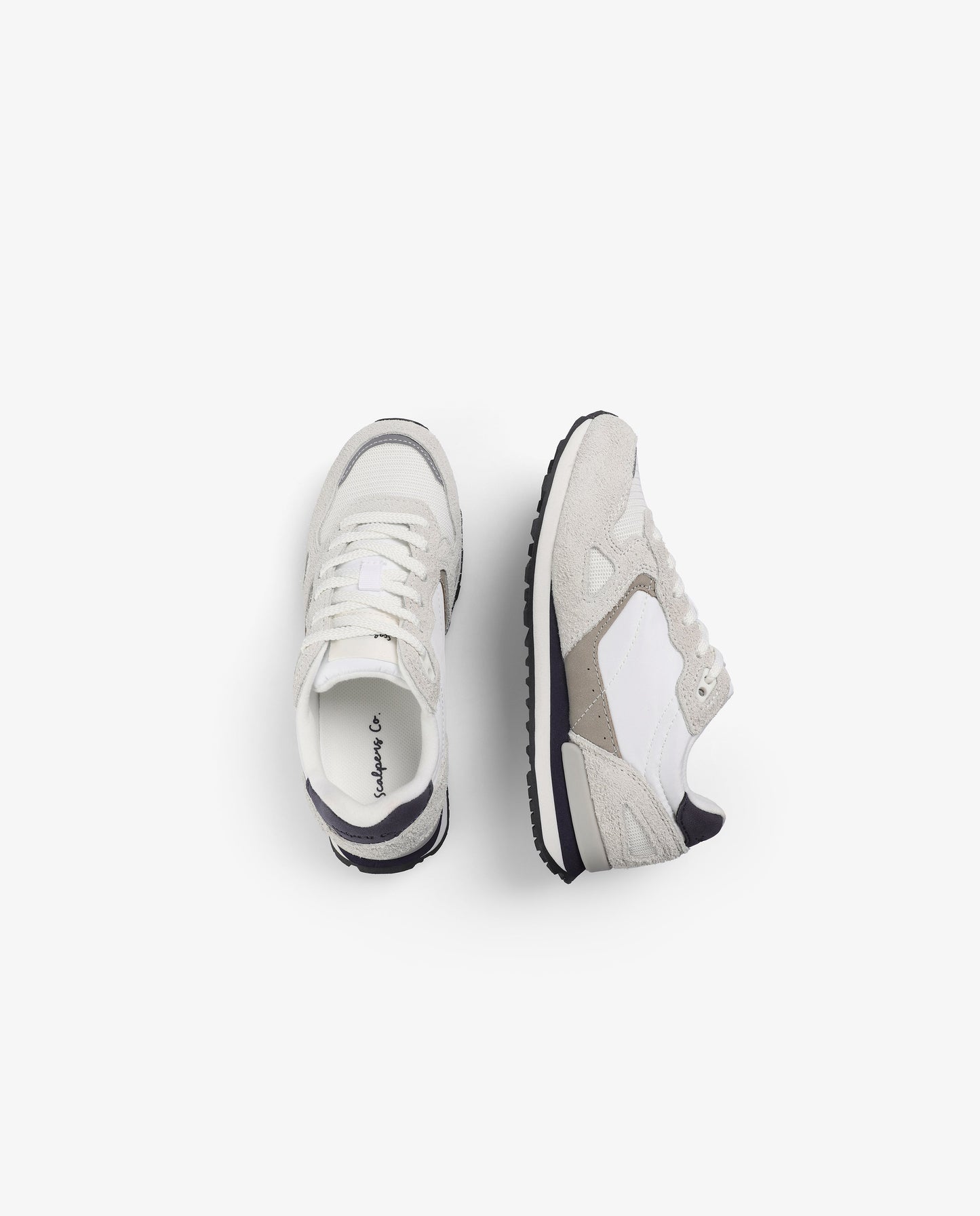 SAPATILHAS EM PELE COM SKULL LATERAL