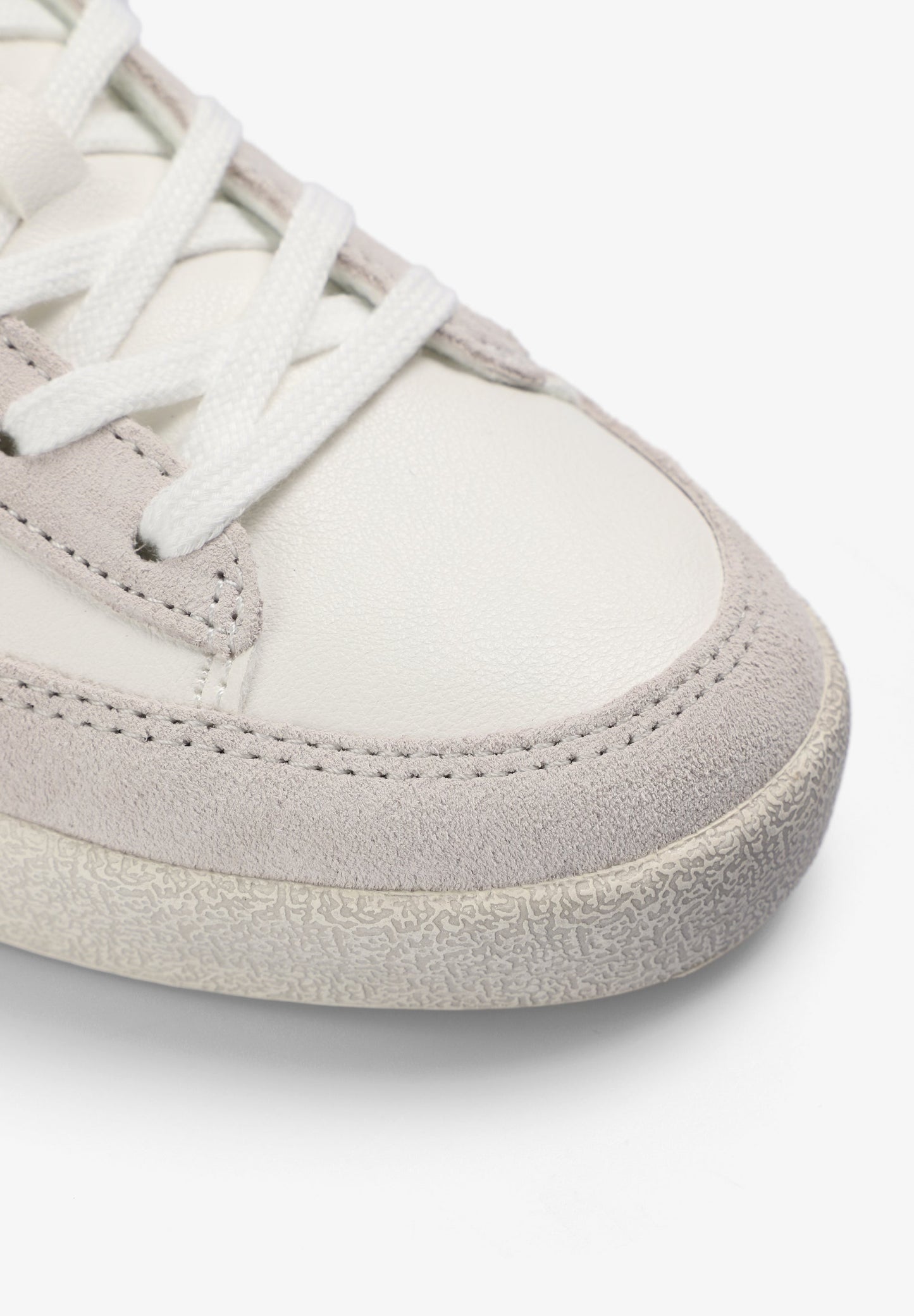 SAPATILHAS EM GLITTER COM SKULL