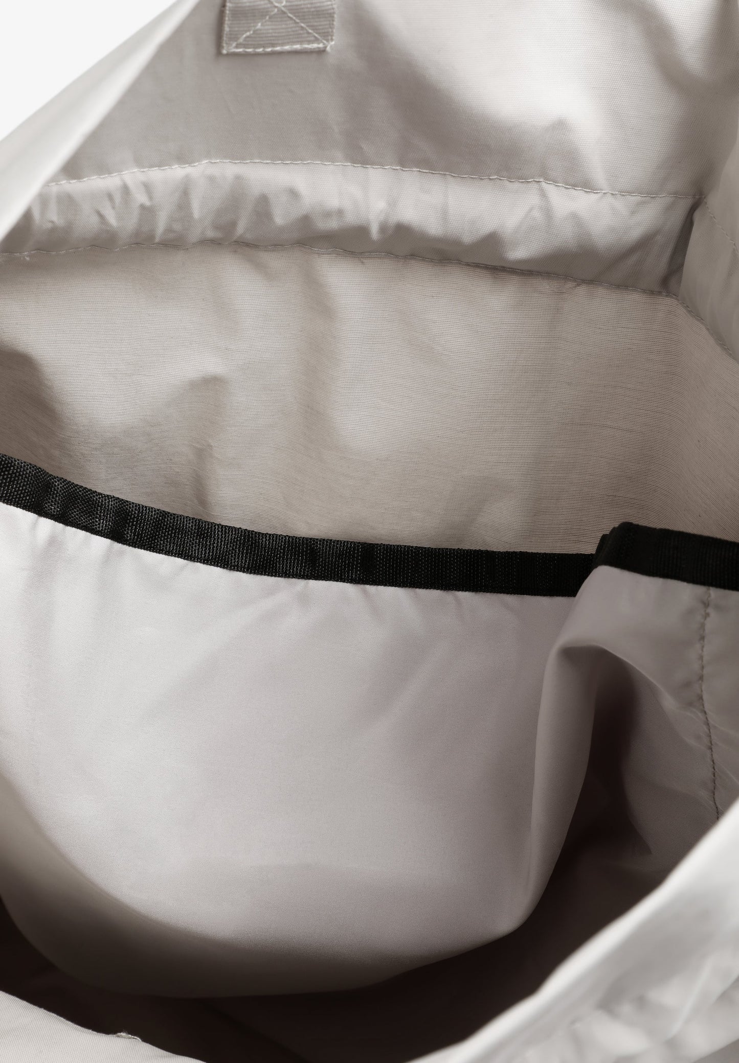 MOCHILA LEVE COM ALÇAS