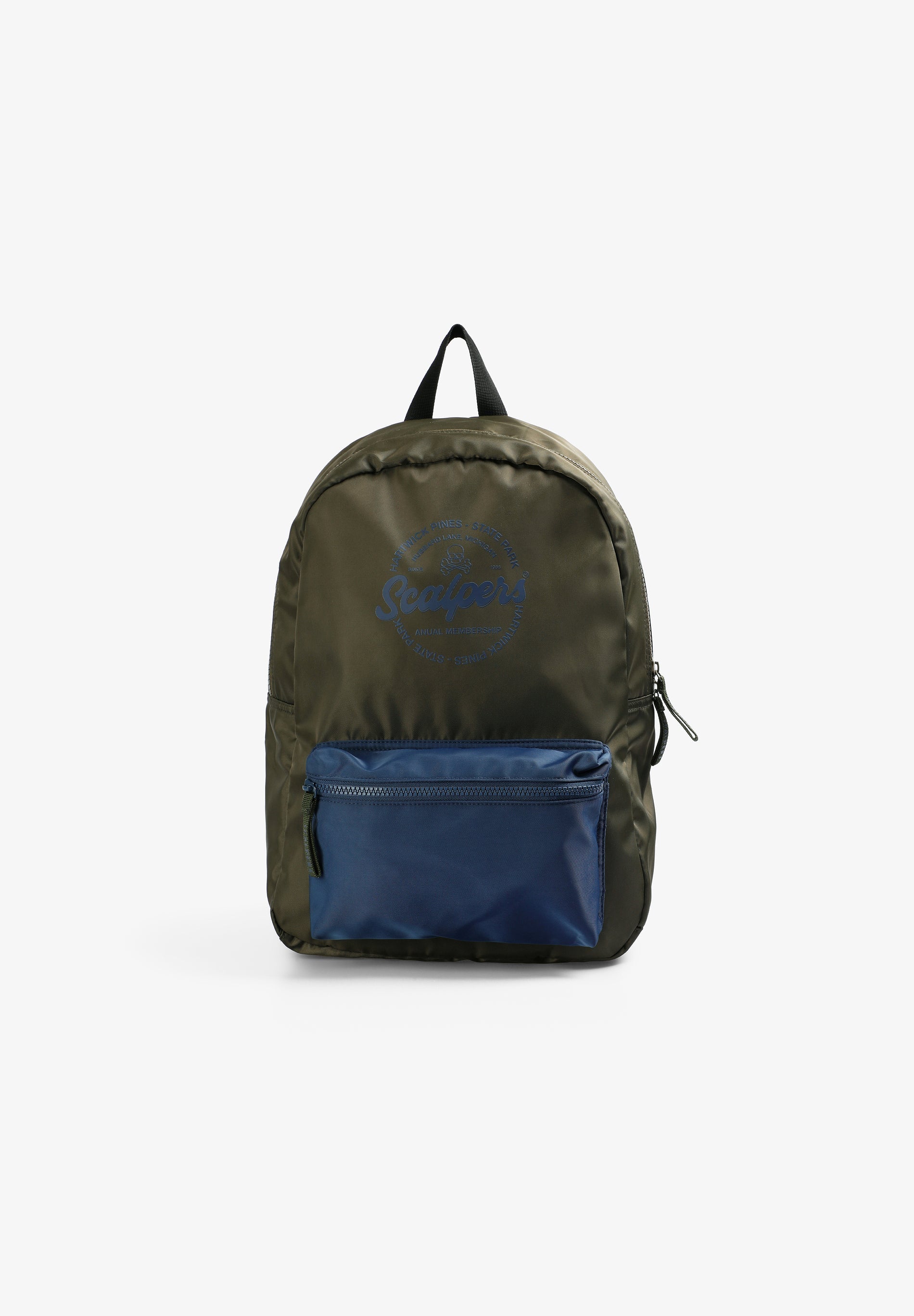 MOCHILA COM PADRÃO E LOGÓTIPO