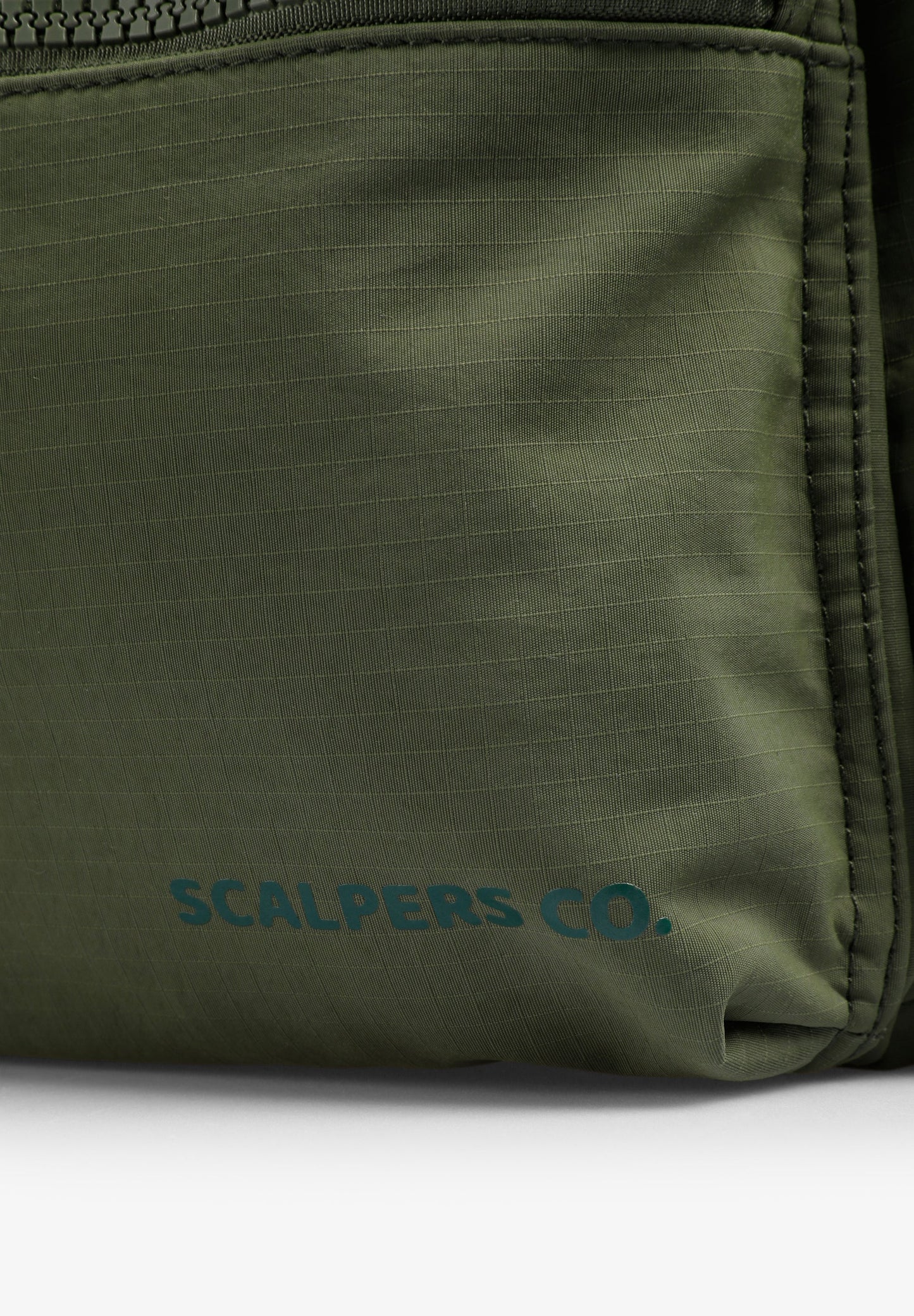 MOCHILA COM LOGÓTIPO