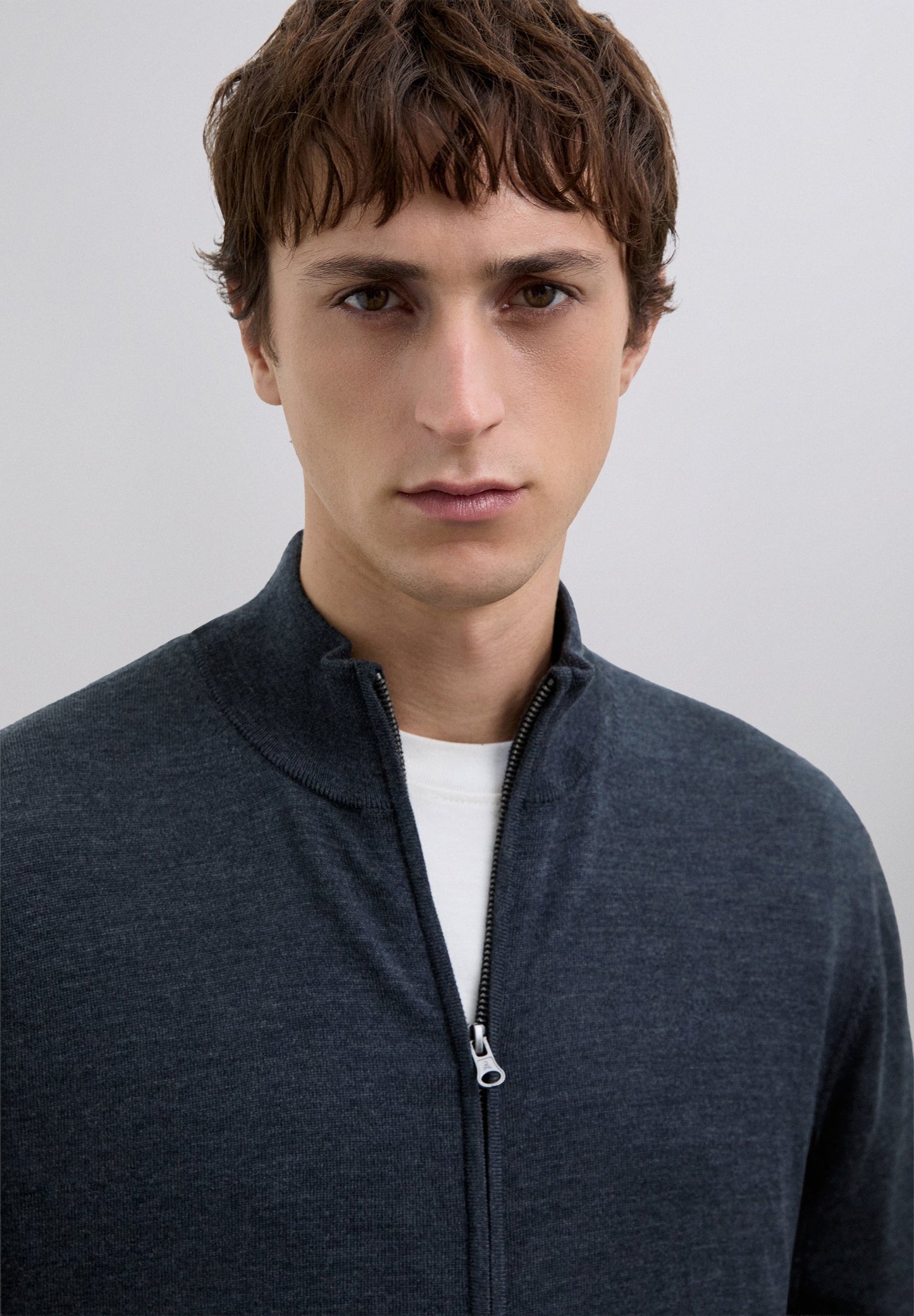 CARDIGAN COM FECHO DE CORRER EM LÃ MERINO