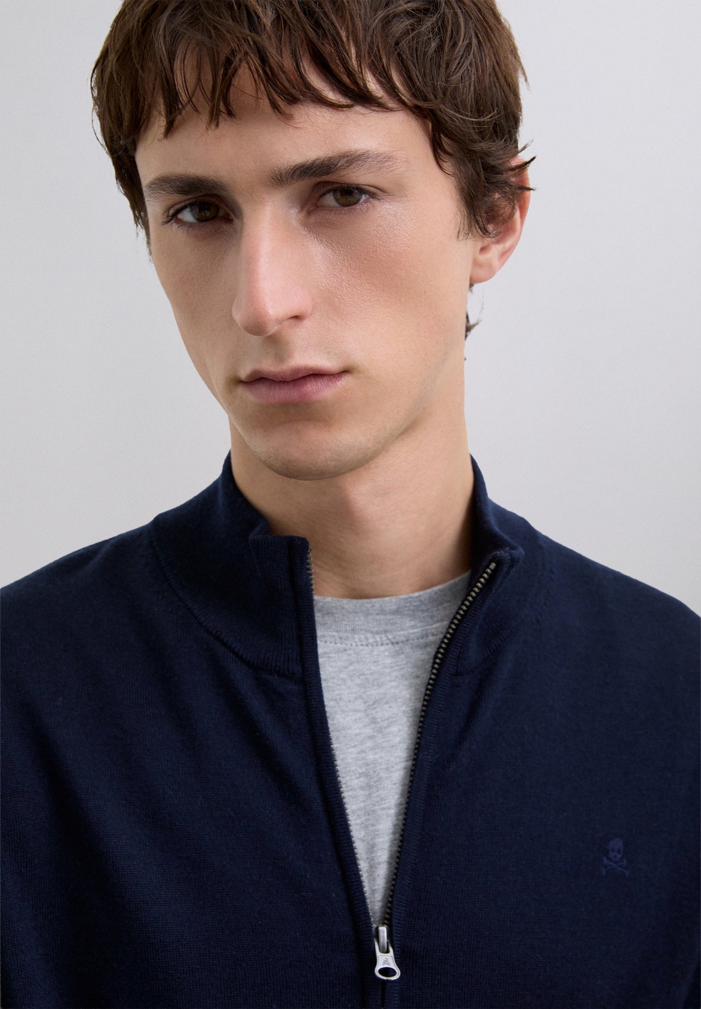 CARDIGAN COM FECHO DE CORRER EM LÃ MERINO