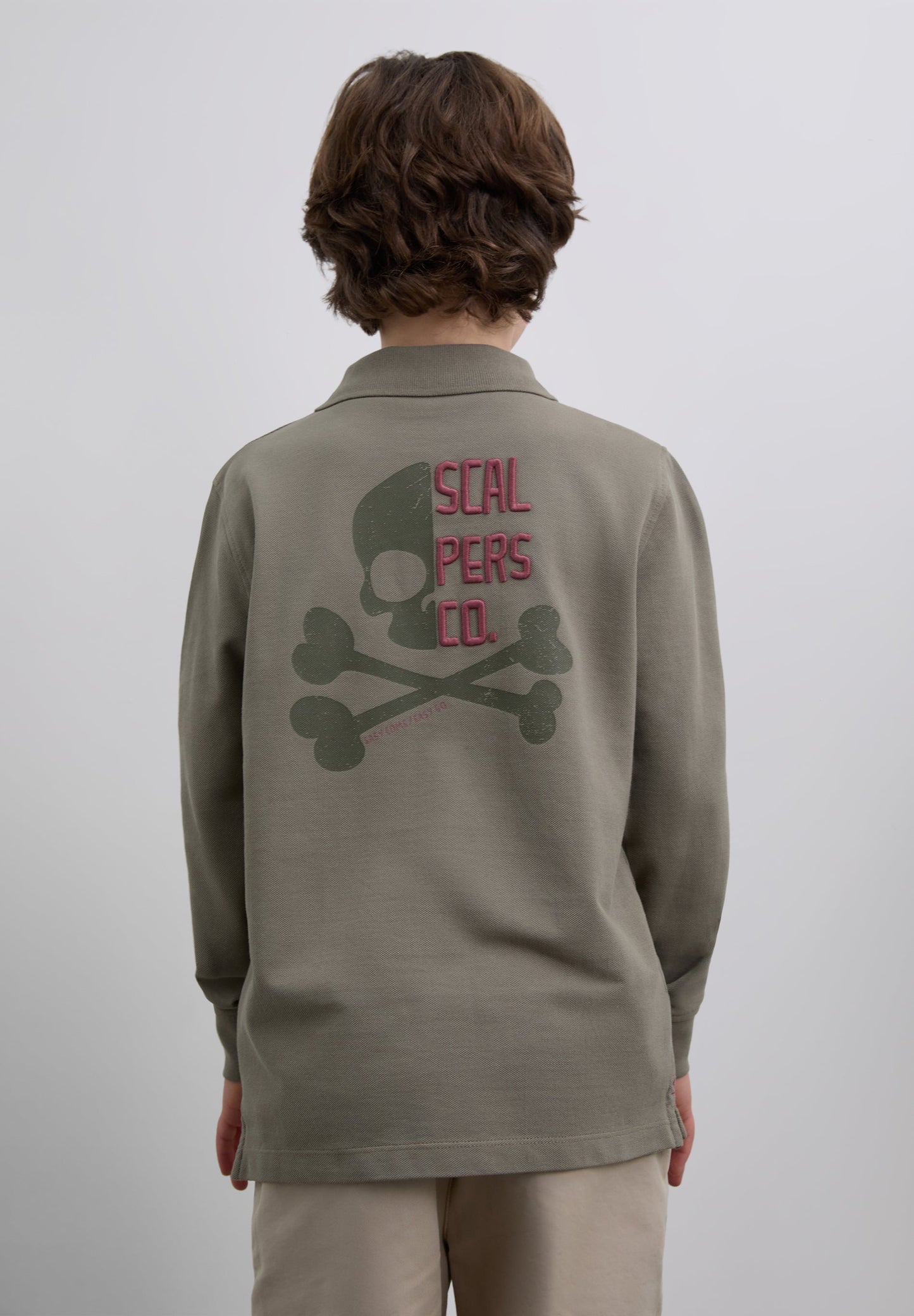 CAMISA POLO COM LOGÓTIPO BORDADO