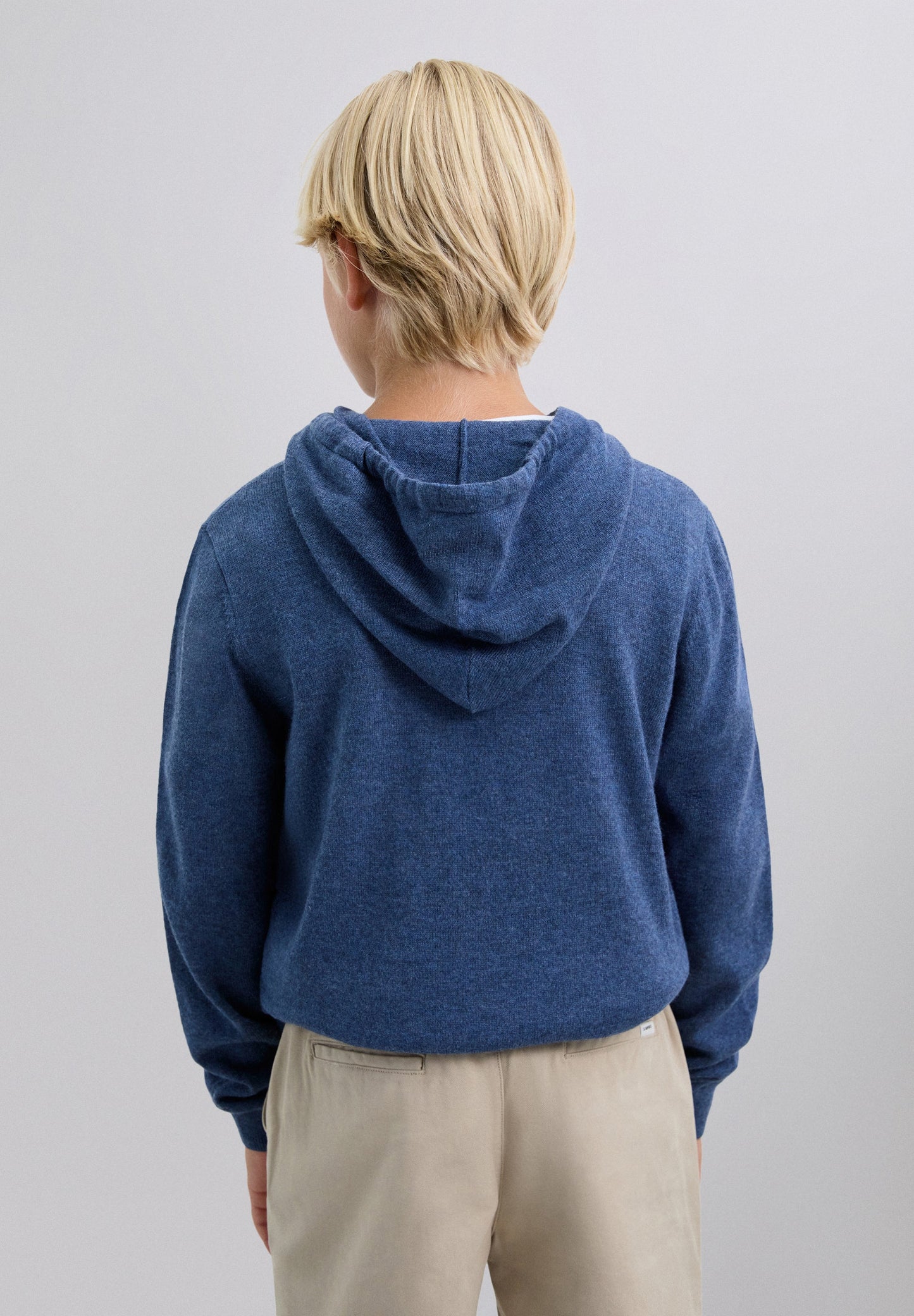 SWEATER LOGÓTIPO CAPUZ