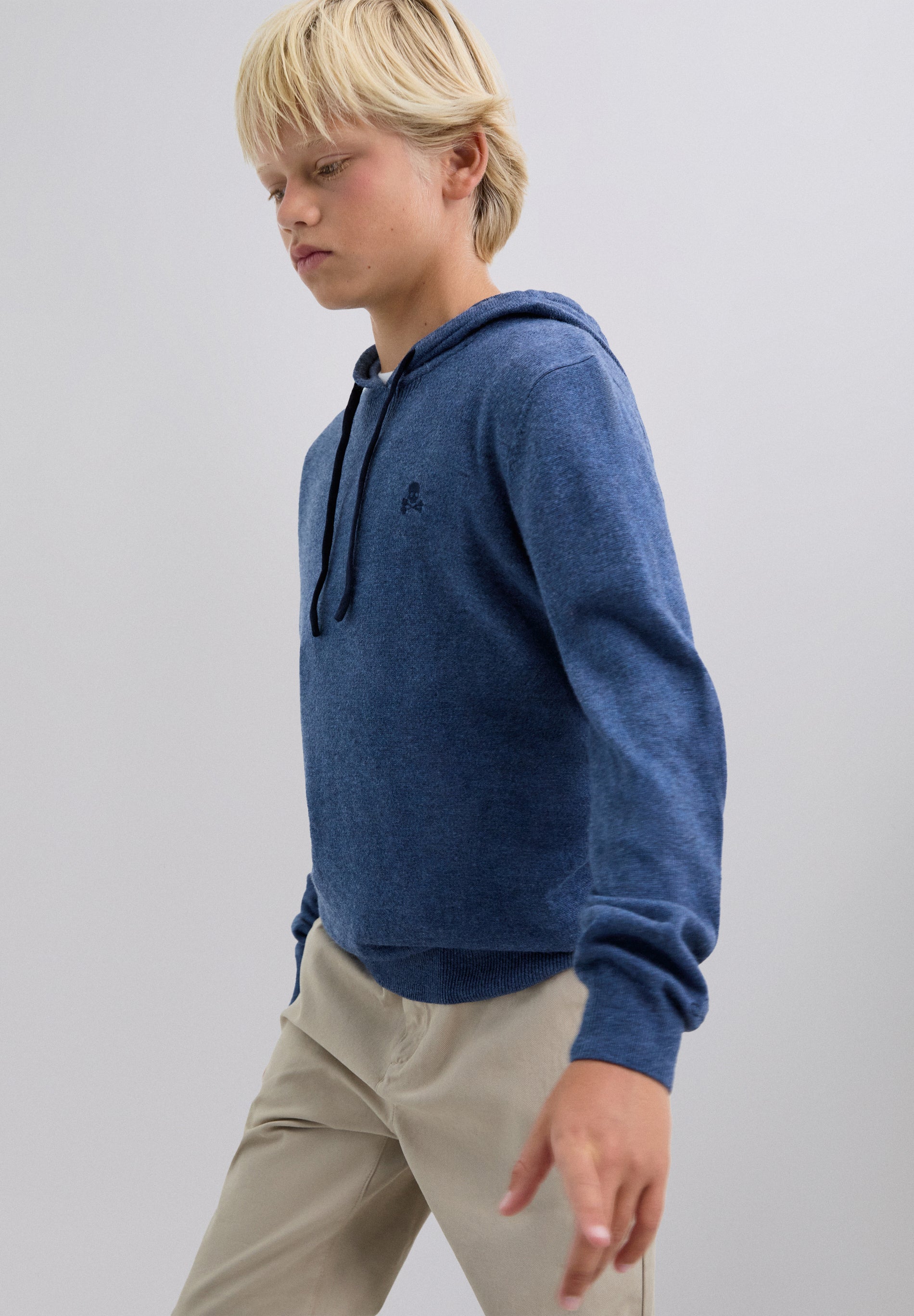 SWEATER LOGÓTIPO CAPUZ