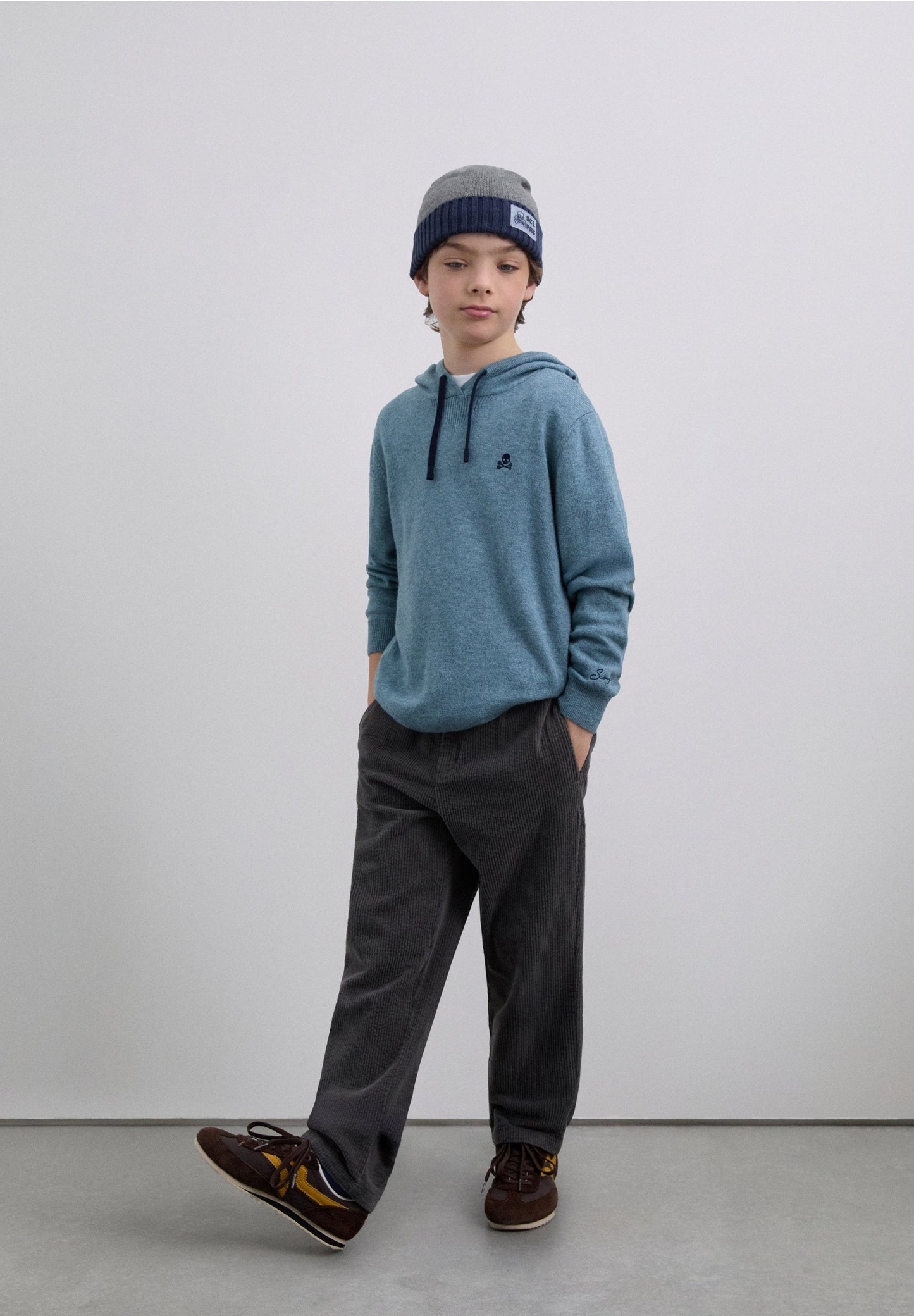 SWEATER LOGÓTIPO CAPUZ