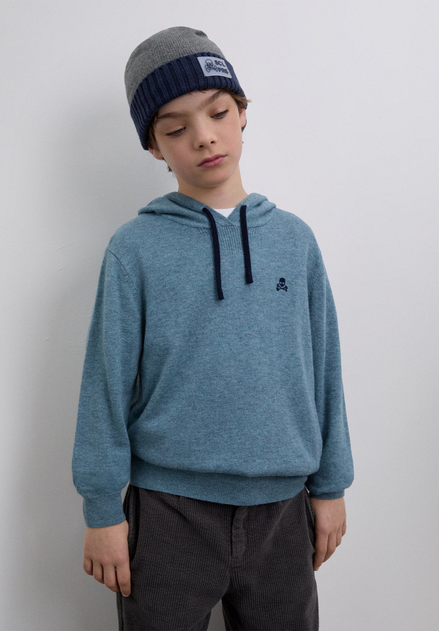 SWEATER LOGÓTIPO CAPUZ