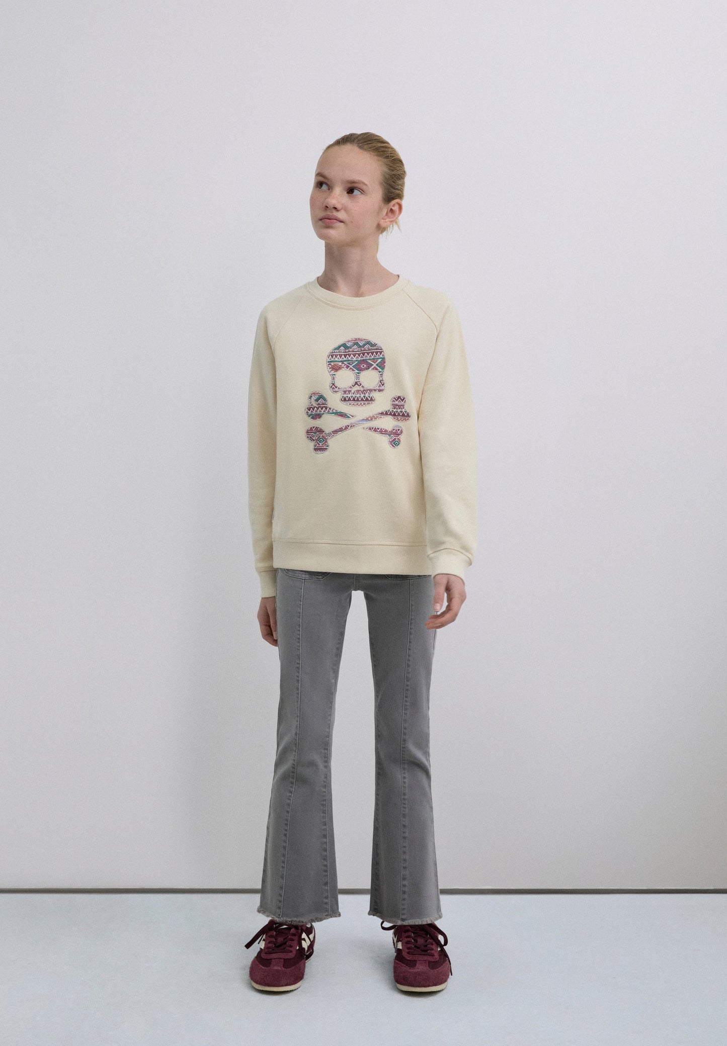 SWEATSHIRT COM PADRÃO DE LOGÓTIPO