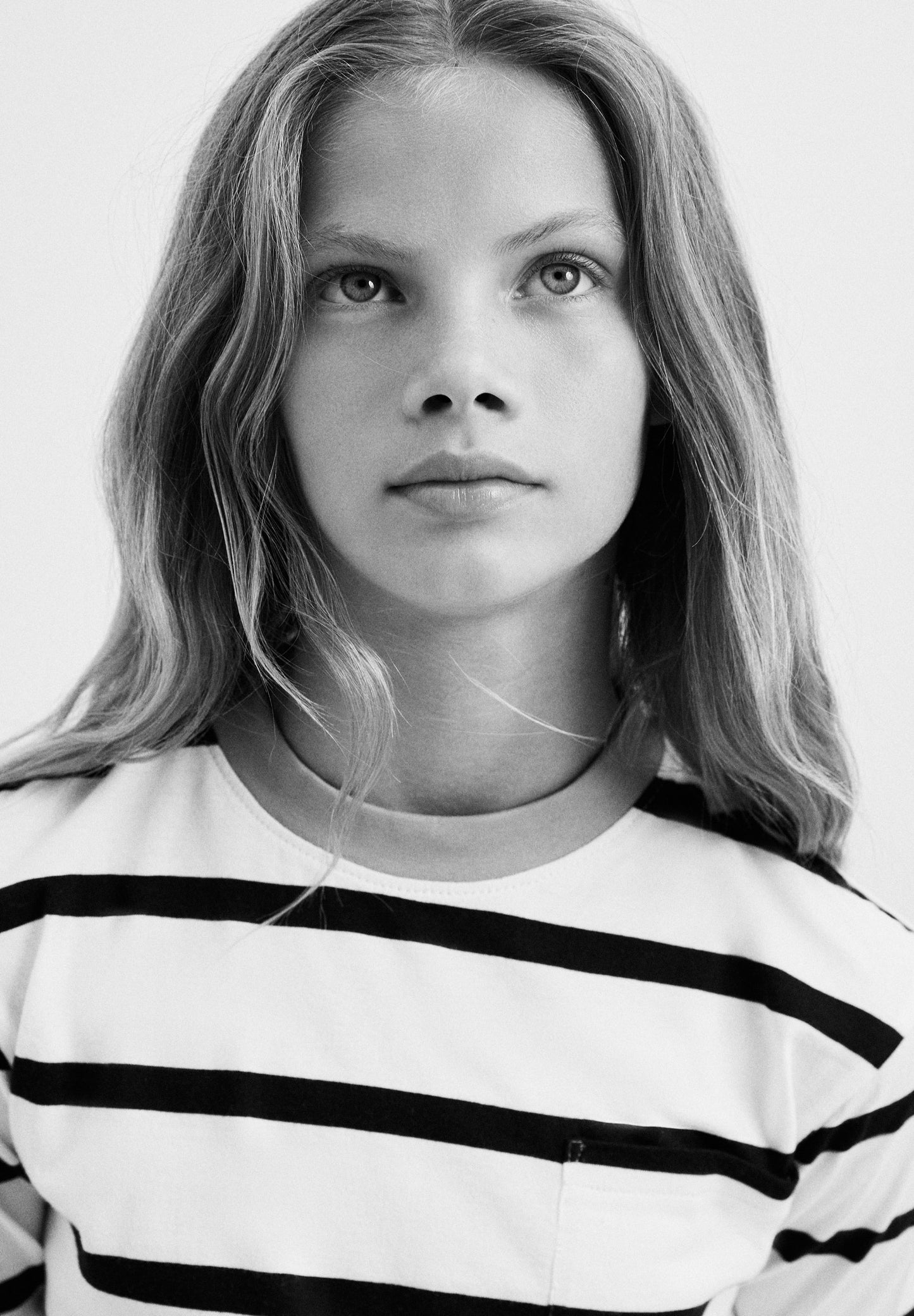 T-SHIRT ÀS RISCAS COM CONTRASTE